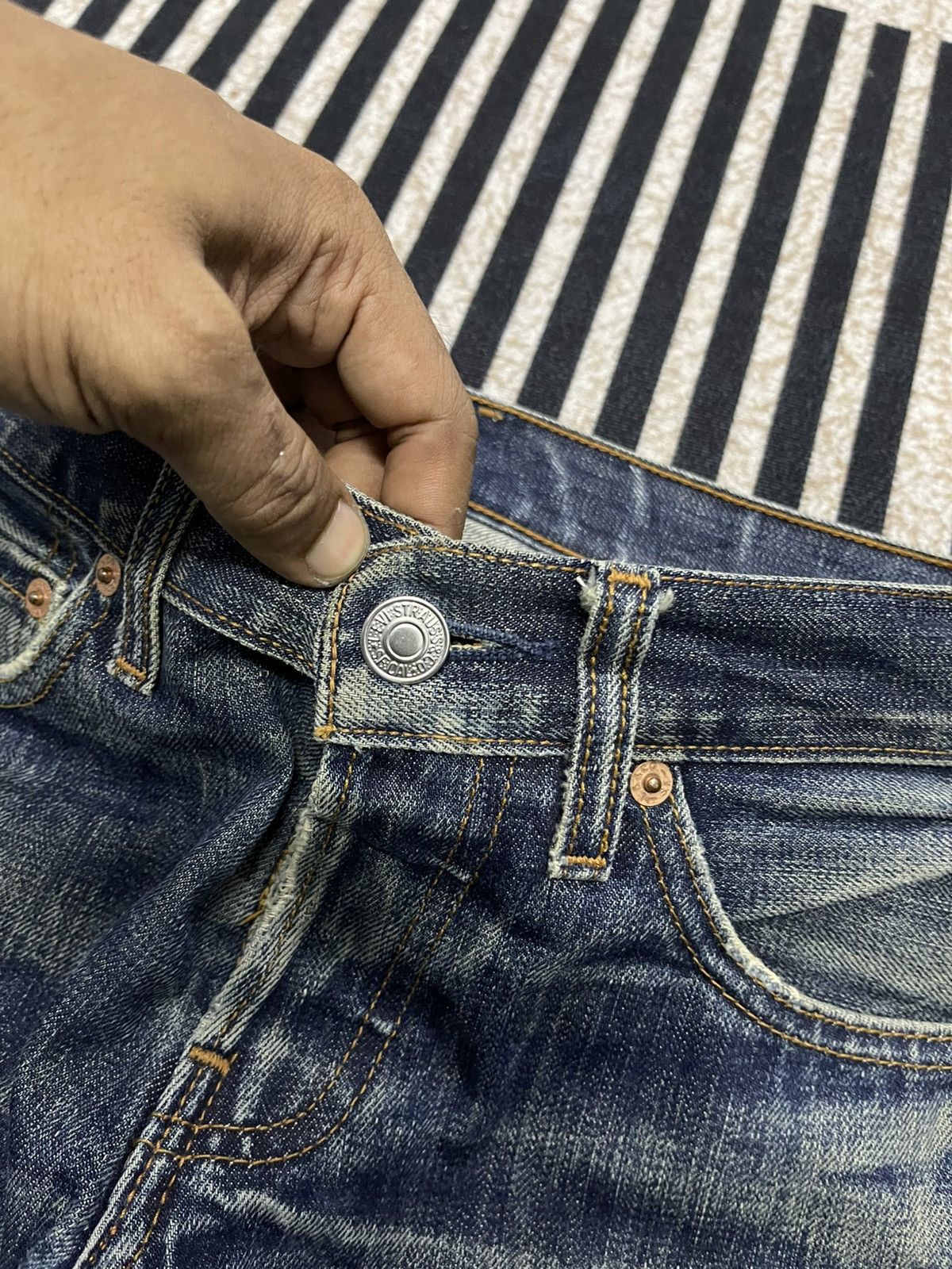 Levi's Vintage Clothing VINTAGE 90s LEVIS WASHABLE DISTRESSED JEANS NICE DESIGN Size 28" / US 6 / IT 42 - 9 Thumbnail