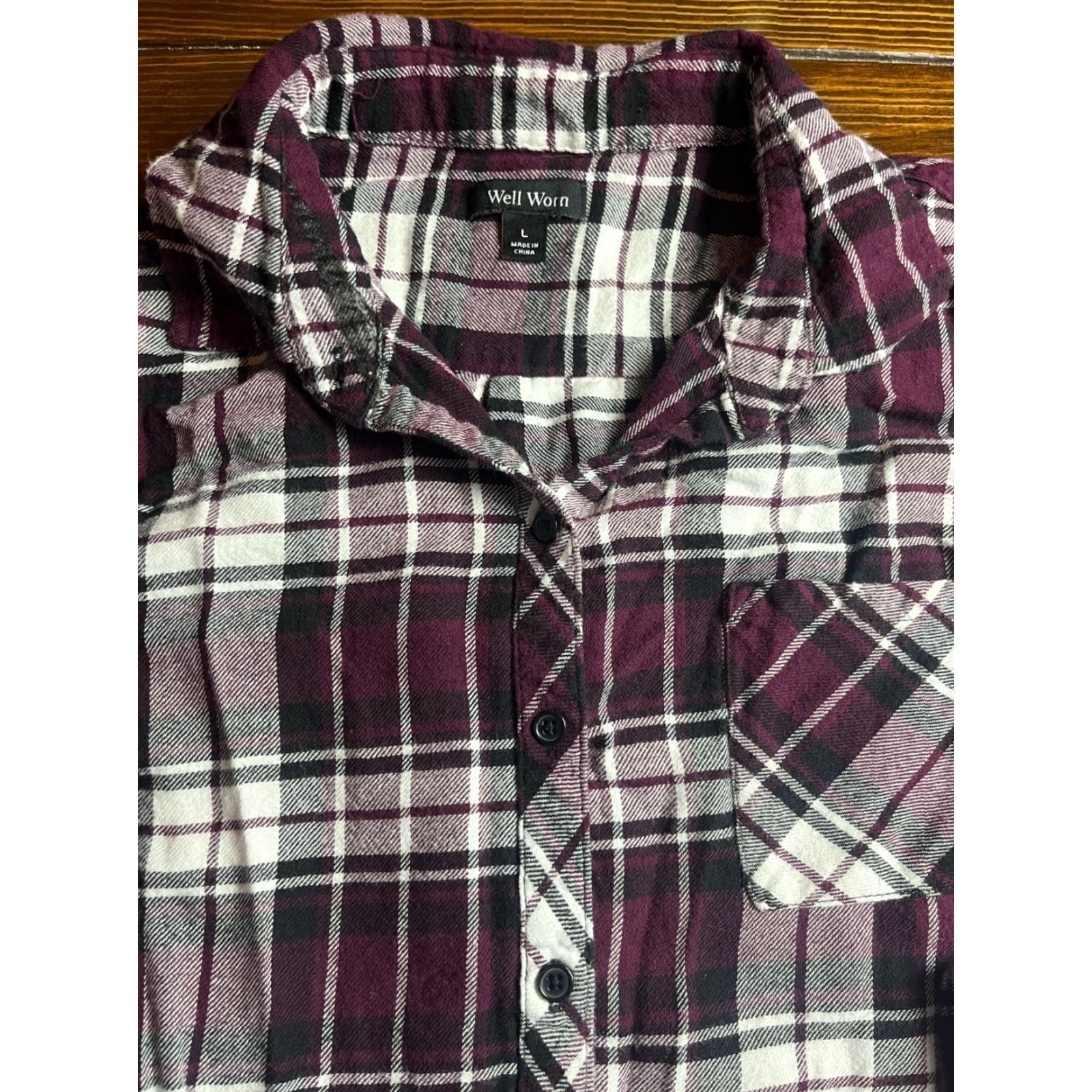 Vintage Well Worn Shirt Women's L Plaid Flannel Button-Up Maroon White Black Red Casual Modern 90s? Size L / US 10 / IT 46 - 3 Thumbnail
