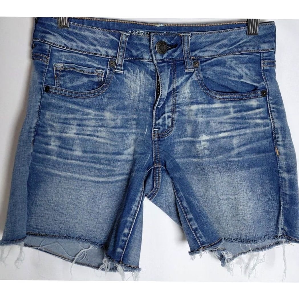 American Eagle Outfitters AMERICAN EAGLE OUTFITTERS Denim Shorts Blue Solid Relaxed Women Size 4 Short Casual 90s? Size 27" / US 4 / IT 40 - 2 Thumbnail
