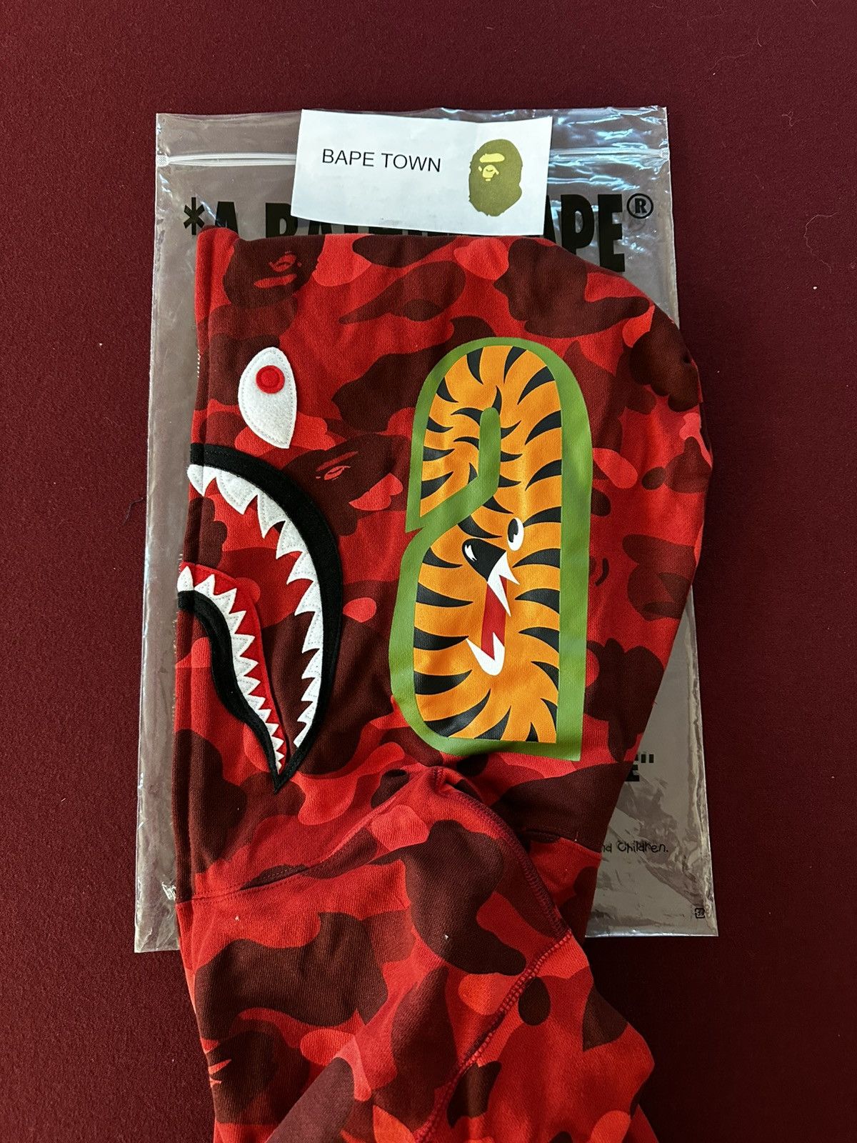 Bape COLOR CAMO FULL ZIP SHARK HOODIE (RED) Size US XXL / EU 58 / 5 - 3 Thumbnail