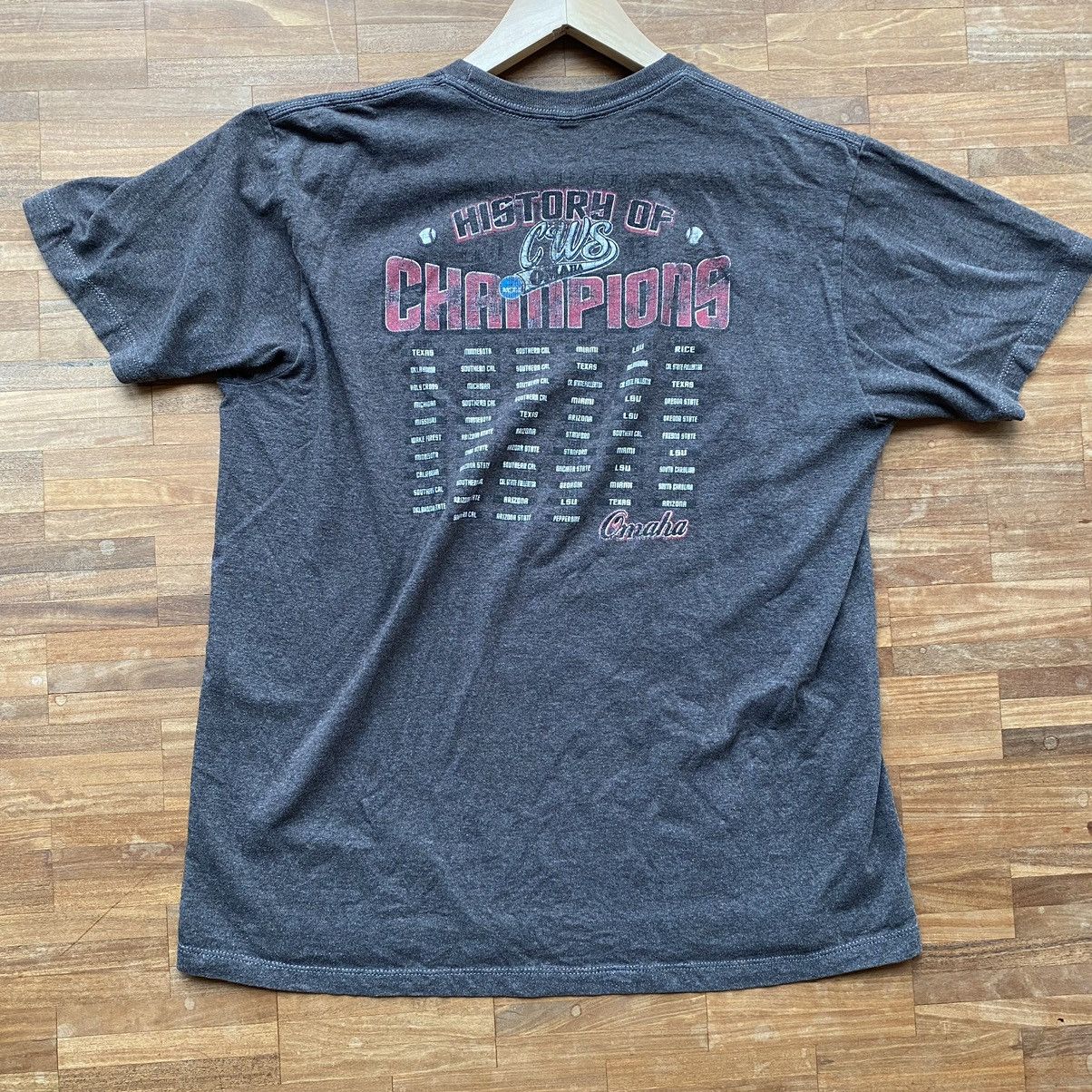 Vintage College NCAA World Series T Shirt Size US L / EU 52-54 / 3 - 3 Thumbnail