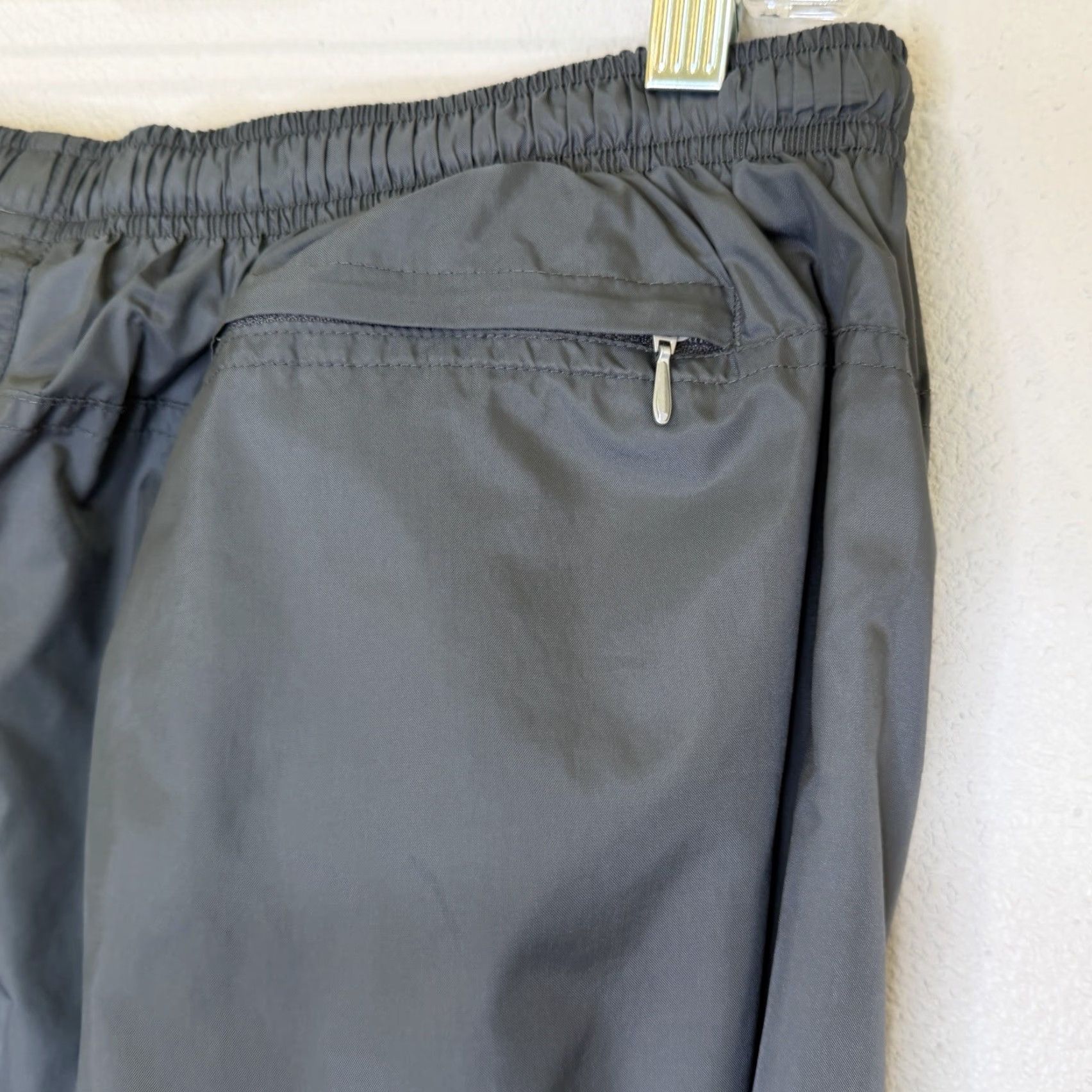 Nike Nike Track Windbreaker Pants Mens XL Gray Elastic Waist Drawstring Zip Hem Lined Pockets Nylon Polyester Blend Zip Pockets Size US 36 / EU 52 - 6 Thumbnail
