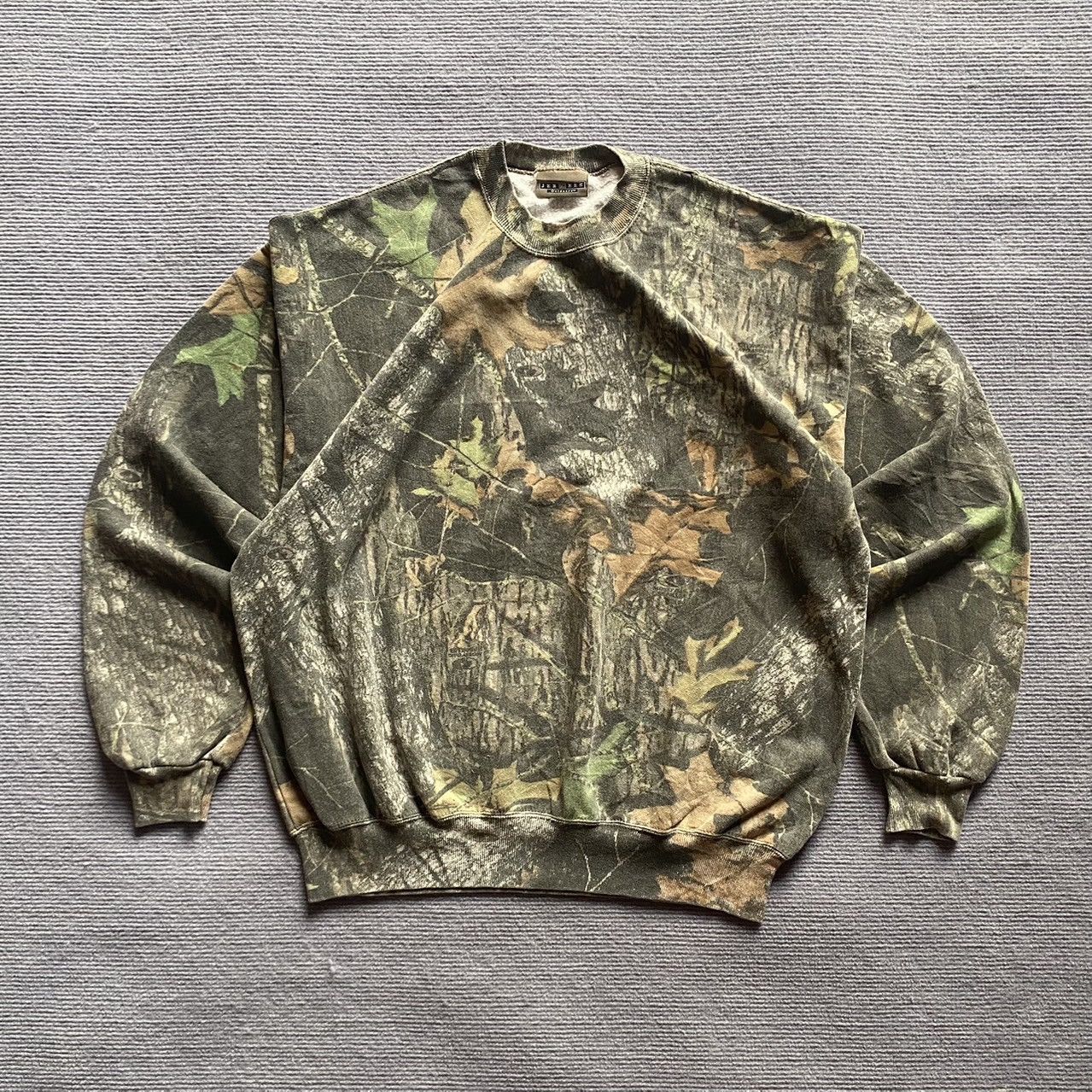 Carhartt × Realtree × Vintage Crazy Vintage Carhartt Style Realtree Camo Crewneck Size US XL / EU 56 / 4 - 2 Thumbnail