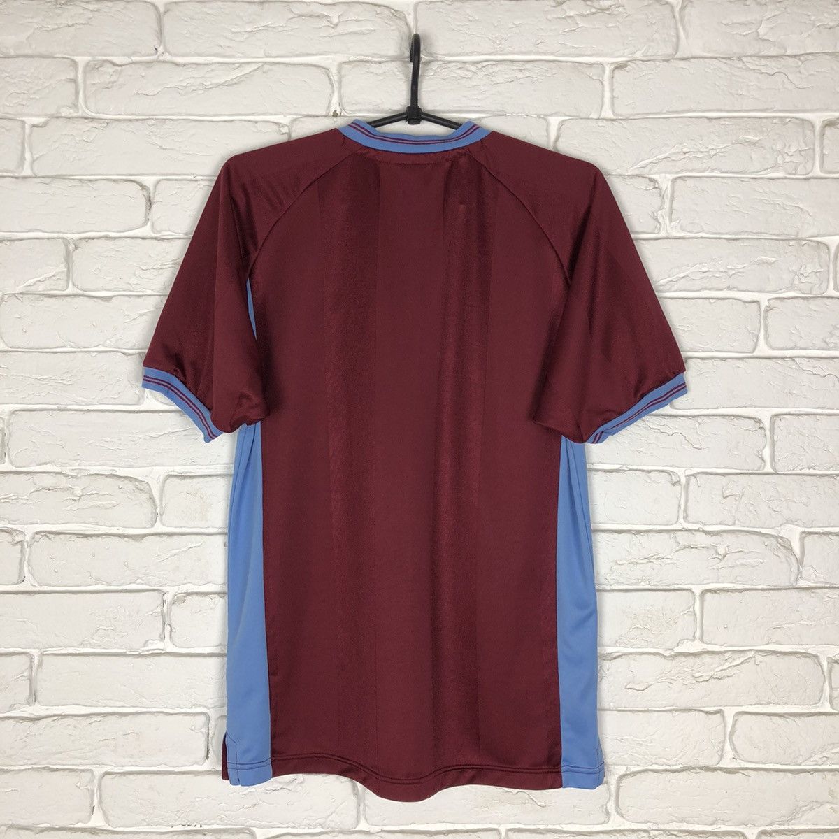 Other Aston Villa retro copy jersey draw score Size US S / EU 44-46 / 1 - 4 Thumbnail
