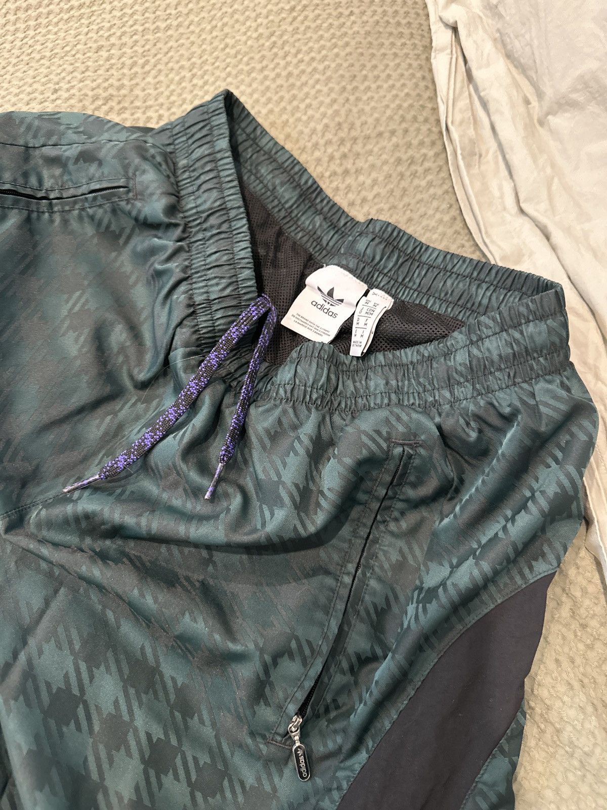 Adidas Adidas Polyester Pants – Rare – Size M – Very Good Condition Size US 32 / EU 48 - 3 Thumbnail