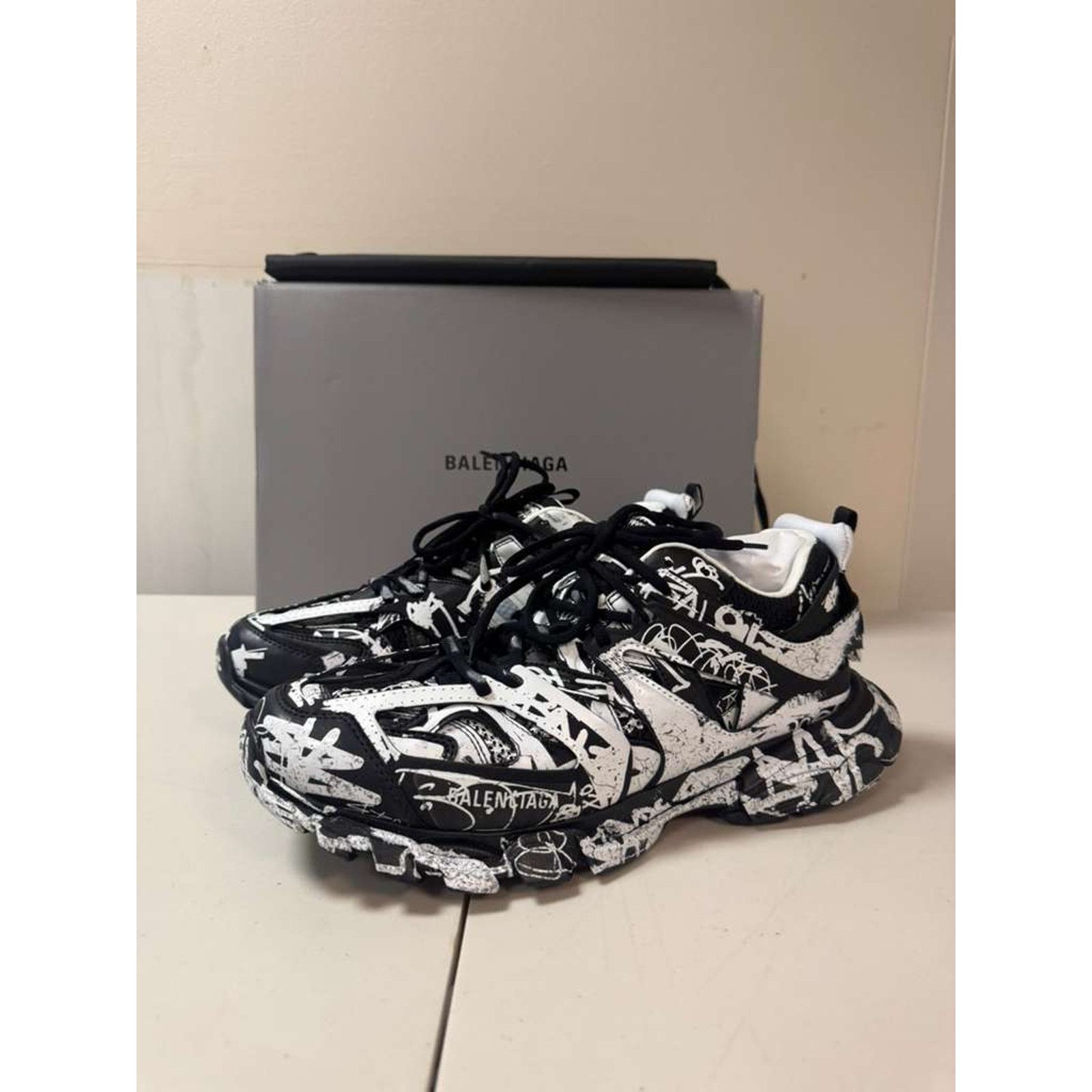 Balenciaga o1rshd1 Graffiti DirtyTrack Sneakers in Black/White Size US 12 / EU 45 - 2 Thumbnail