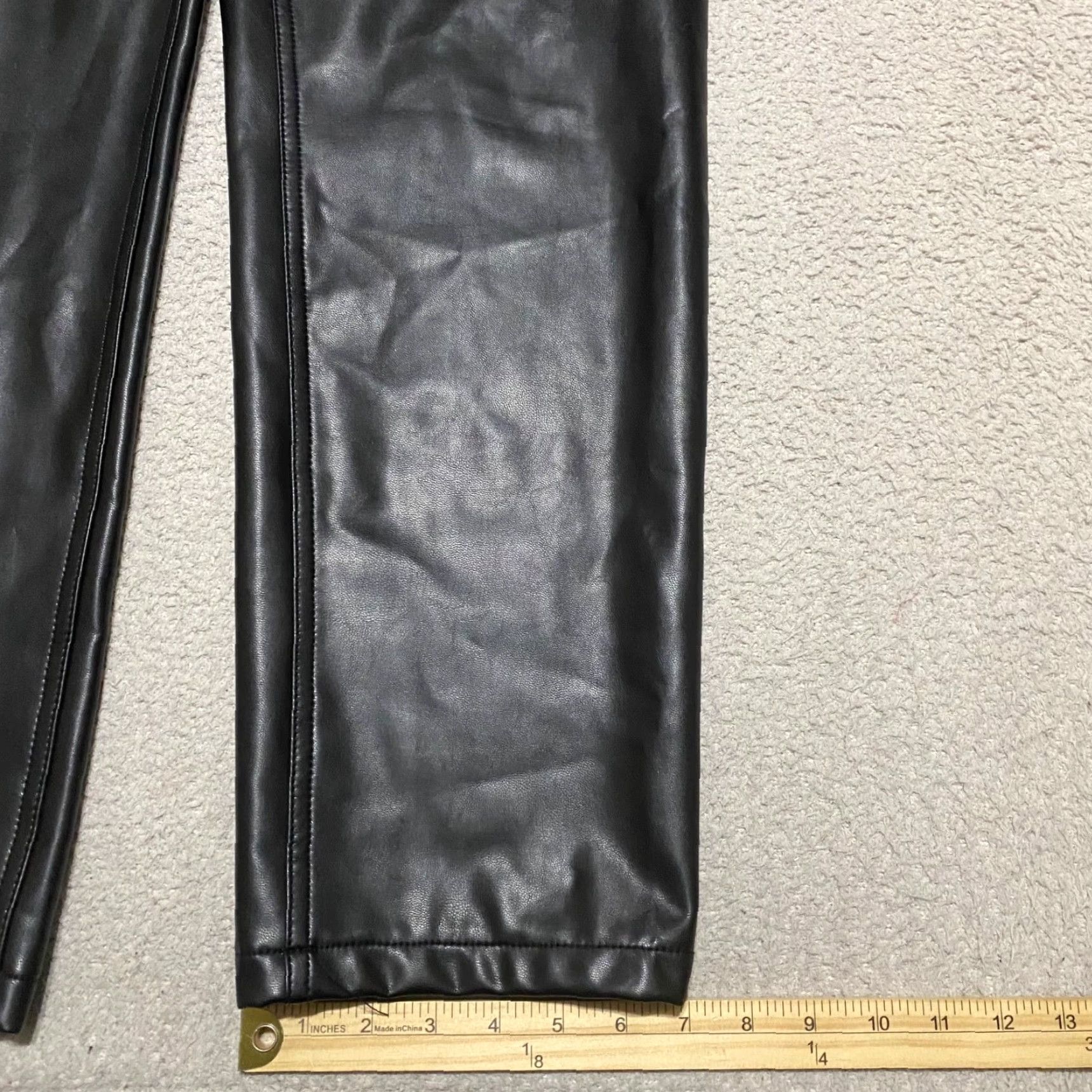 Abercrombie & Fitch Abercrombie & Fitch Womens Pants Black Faux Vegan Leather Straight High Rise 8 Size 30" / US 8 / IT 44 - 2 Thumbnail