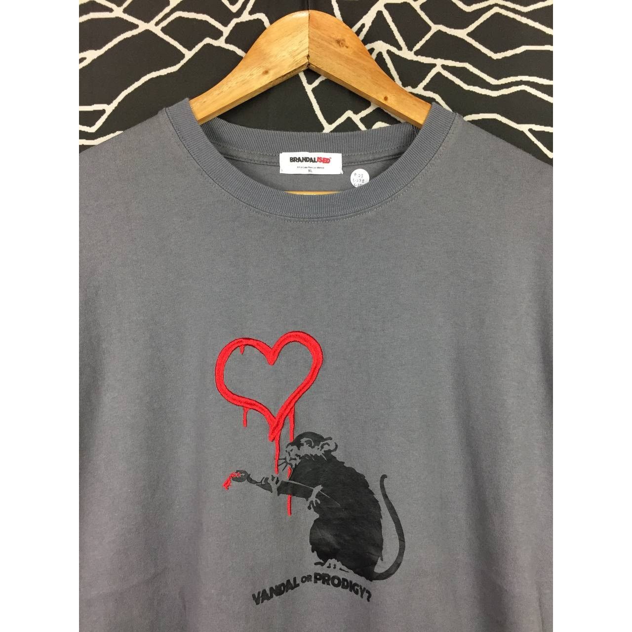 Vintage Brandalised Vandal or Prodigy Love Rat Graffiti Art Tee Size US XL / EU 56 / 4 - 3 Thumbnail
