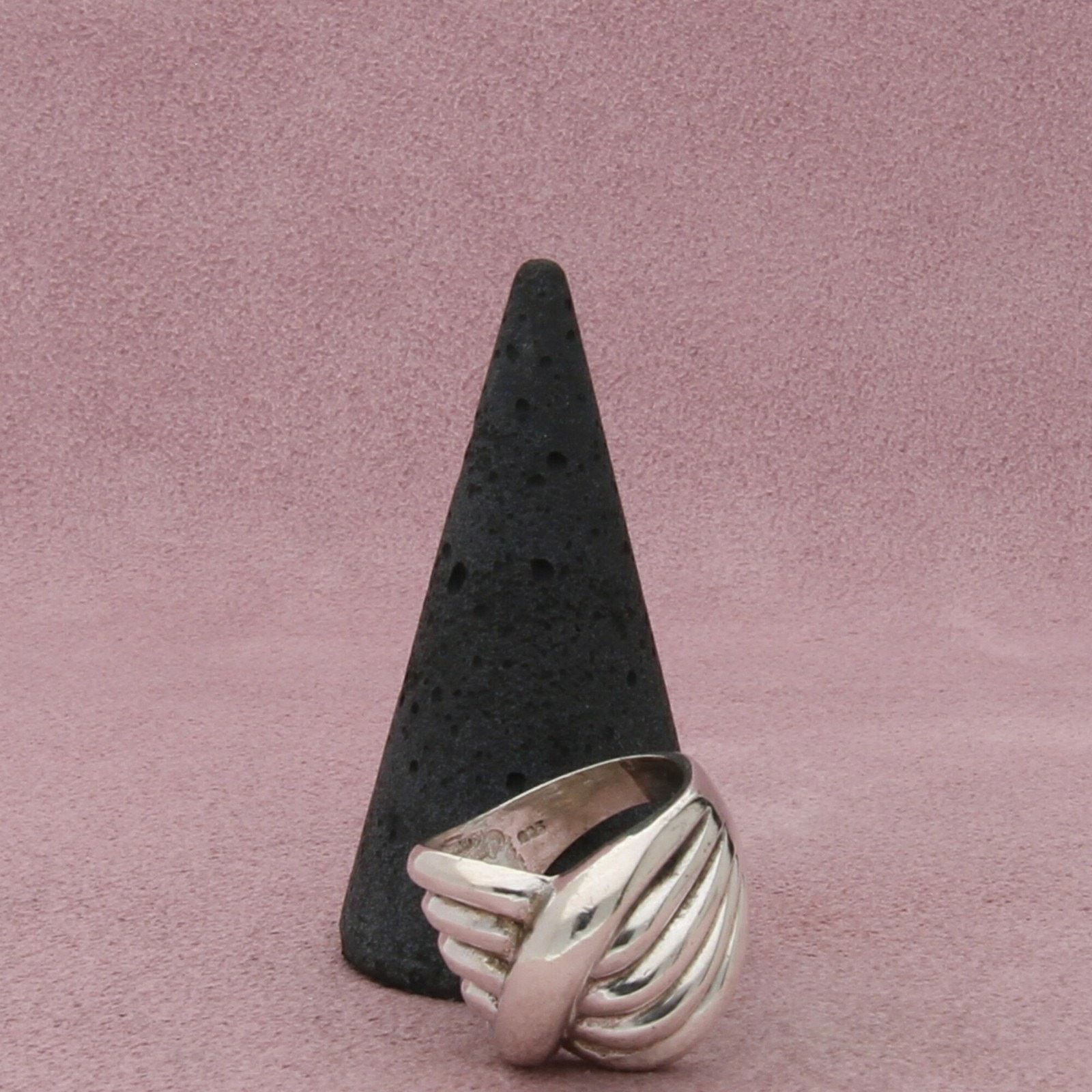 Sterling Silver sterling silver vintage scalloped crossover ring size 5.5 Size ONE SIZE - 5 Thumbnail