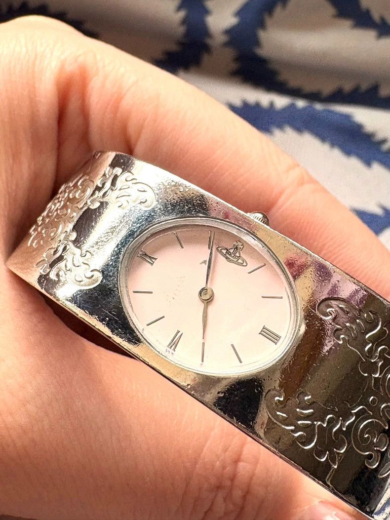 Vivienne Westwood Vivienne Westwood Vintage Pink Carved Bracelet Watch Size ONE SIZE - 5 Thumbnail