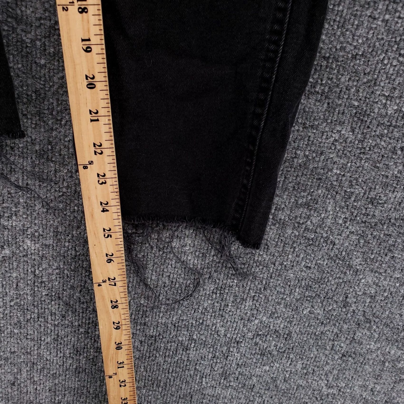 H&M H&M Jeans Womens 12 Black Button Fly Mid Rise Ankle Crop Denim Distressed Size 34" / US 12 / IT 48 - 5 Thumbnail
