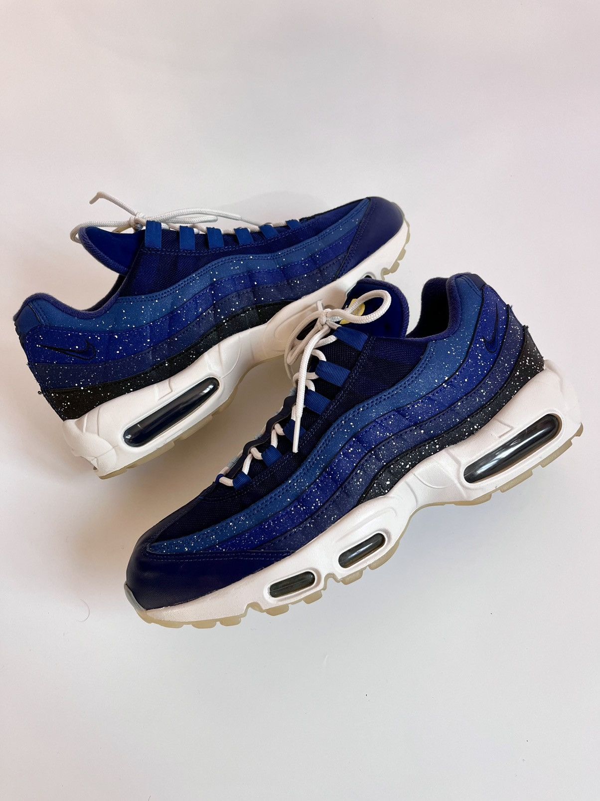 Nike Nike Air Max 95 “Day and Night” Size US 11 / EU 44 - 9 Thumbnail