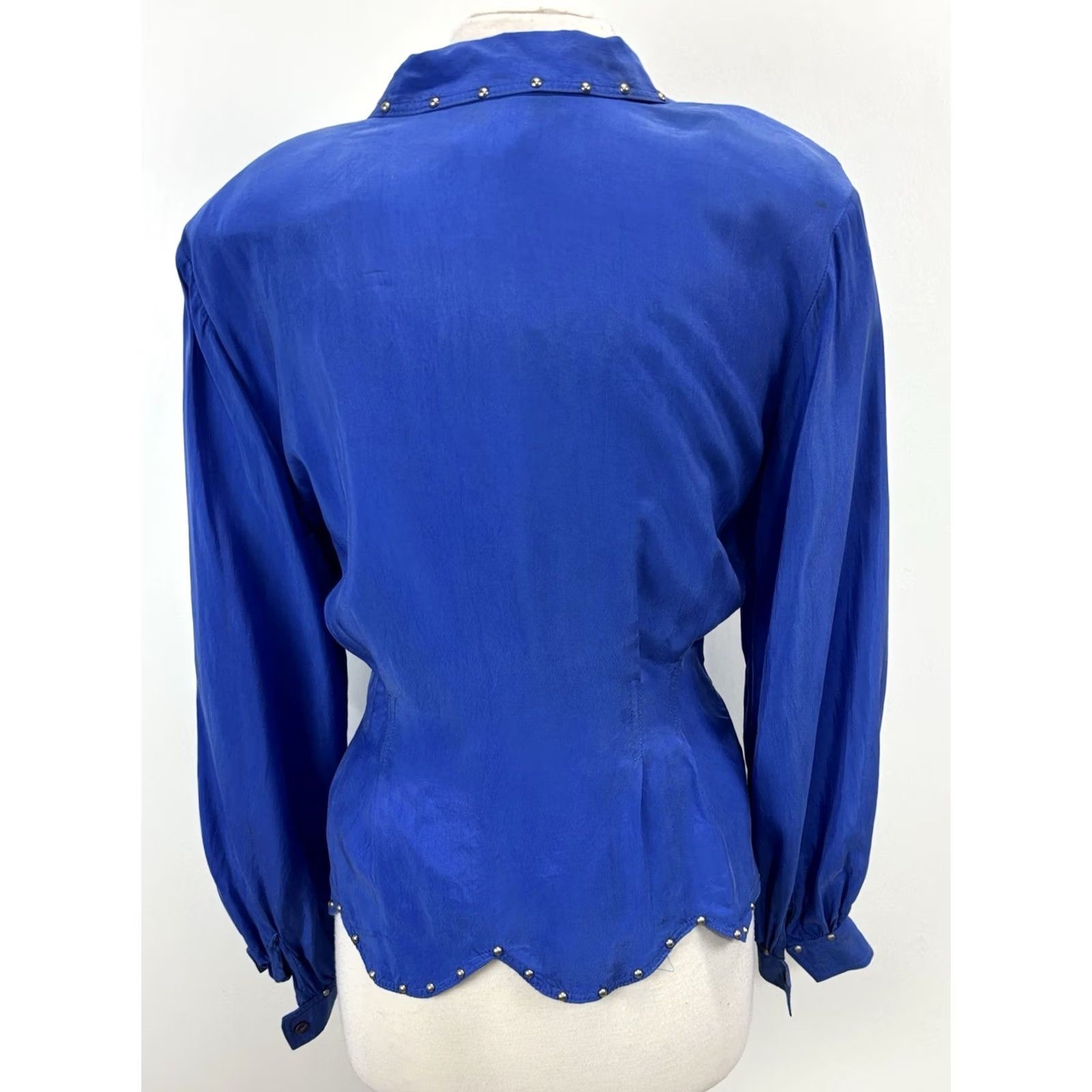 Vintage VINTAGE Hairston Roberson Ropa Blouse Western Cowgirl Womens M Blue Studded Long Sleeve Balloon Sleeve Collared Button Rayon Moderate Stains Size M / US 6-8 / IT 42-44 - 3 Thumbnail