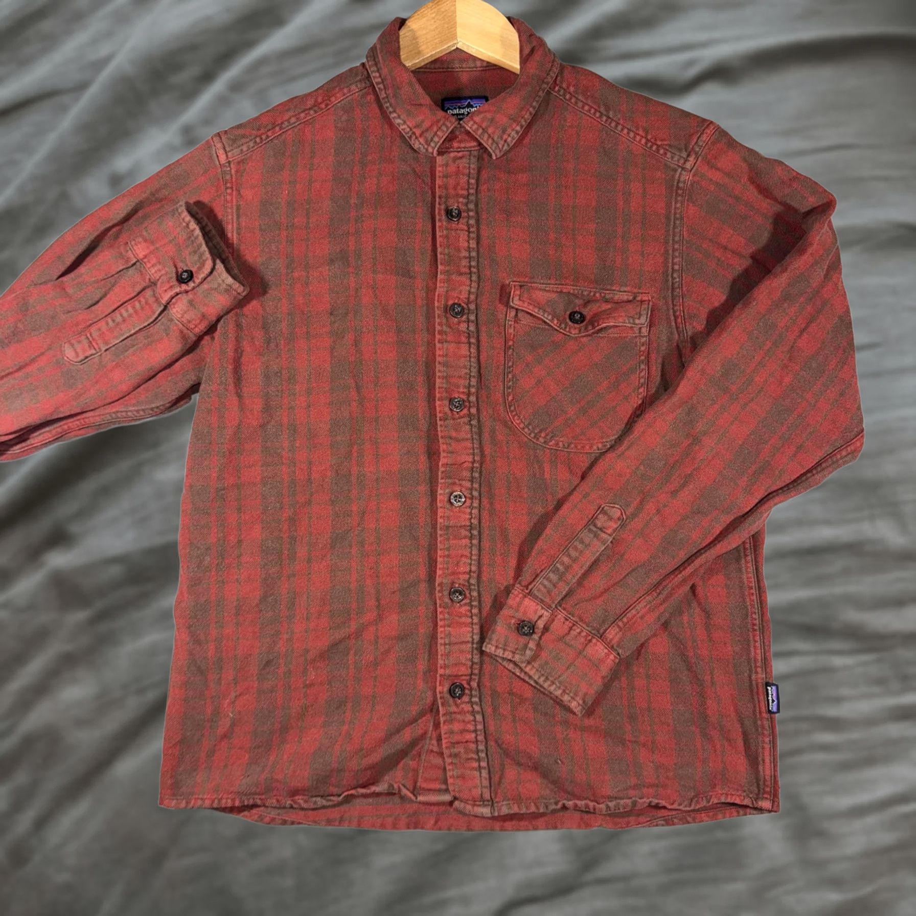 Patagonia Patagonia Shirt Mens M Red Plaid Organic Cotton Flannel Button-Up Casual Size US M / EU 48-50 / 2 - 1 Thumbnail