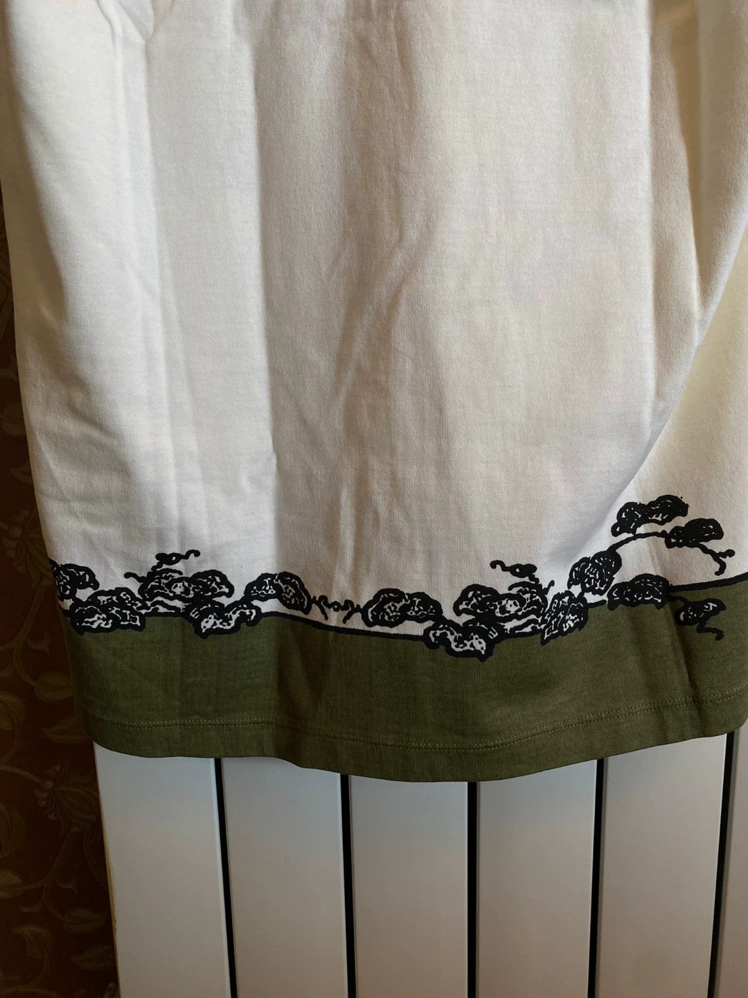 Gucci Gucci Distressed Slim Short Sleeve T-Shirt (L, Authentic) Size L / US 10 / IT 46 - 4 Thumbnail