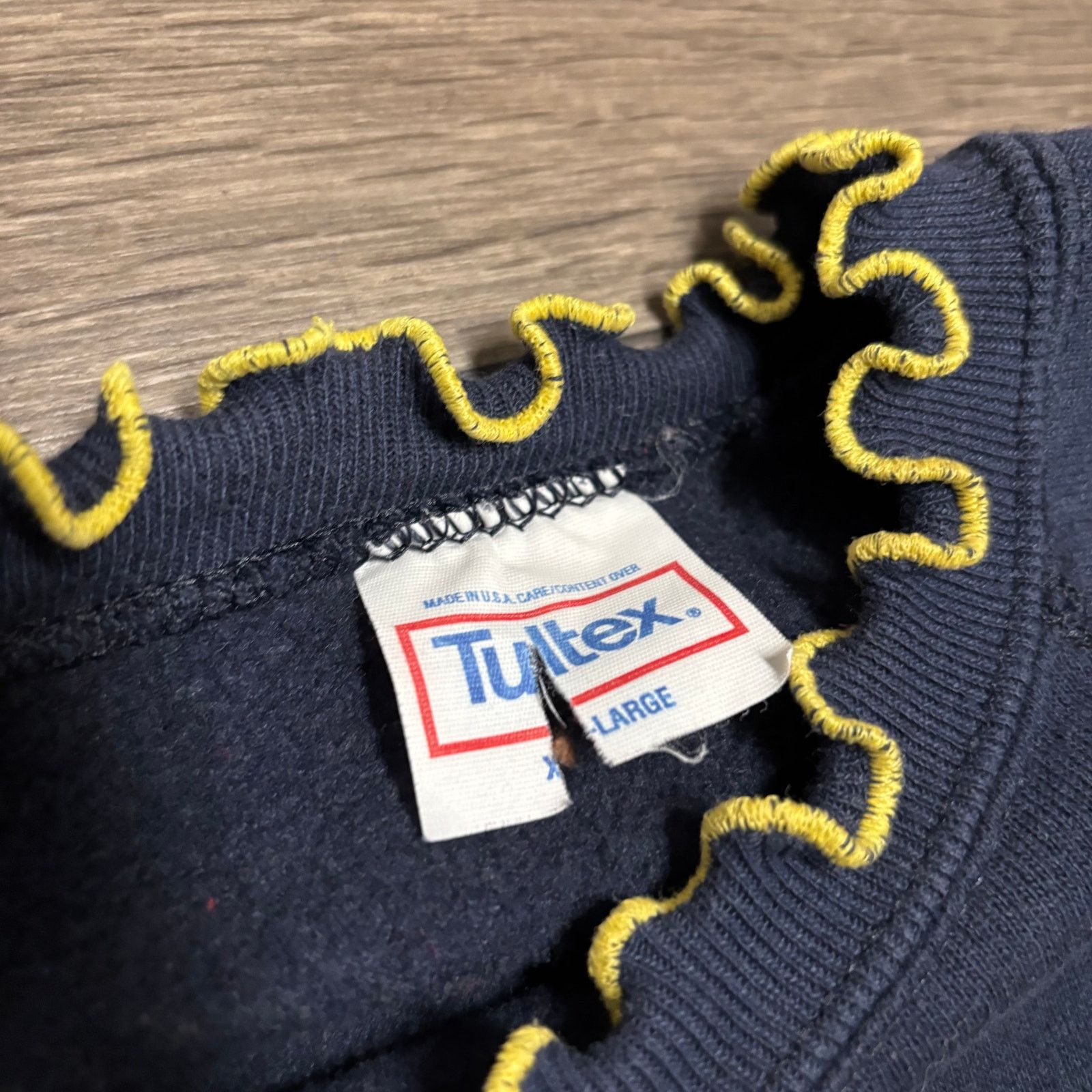 Tultex × Vintage VTG University of Michigan Ruffle Crewneck Sweatshirt Sz L Size L / US 10 / IT 46 - 3 Thumbnail