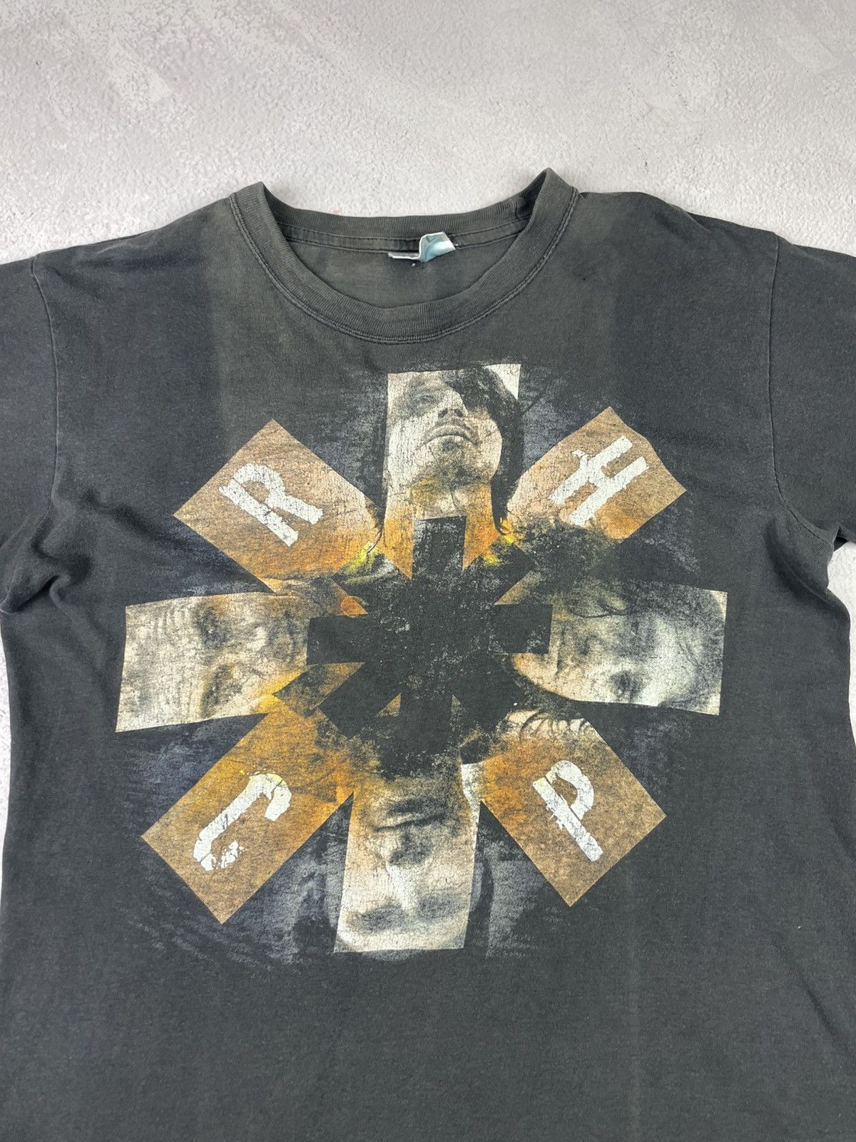 Band Tees × Vintage Vintage Red Hot Chili Peppers RHCP T-Shirt 90s Band Tee Sz L Size US L / EU 52-54 / 3 - 3 Thumbnail