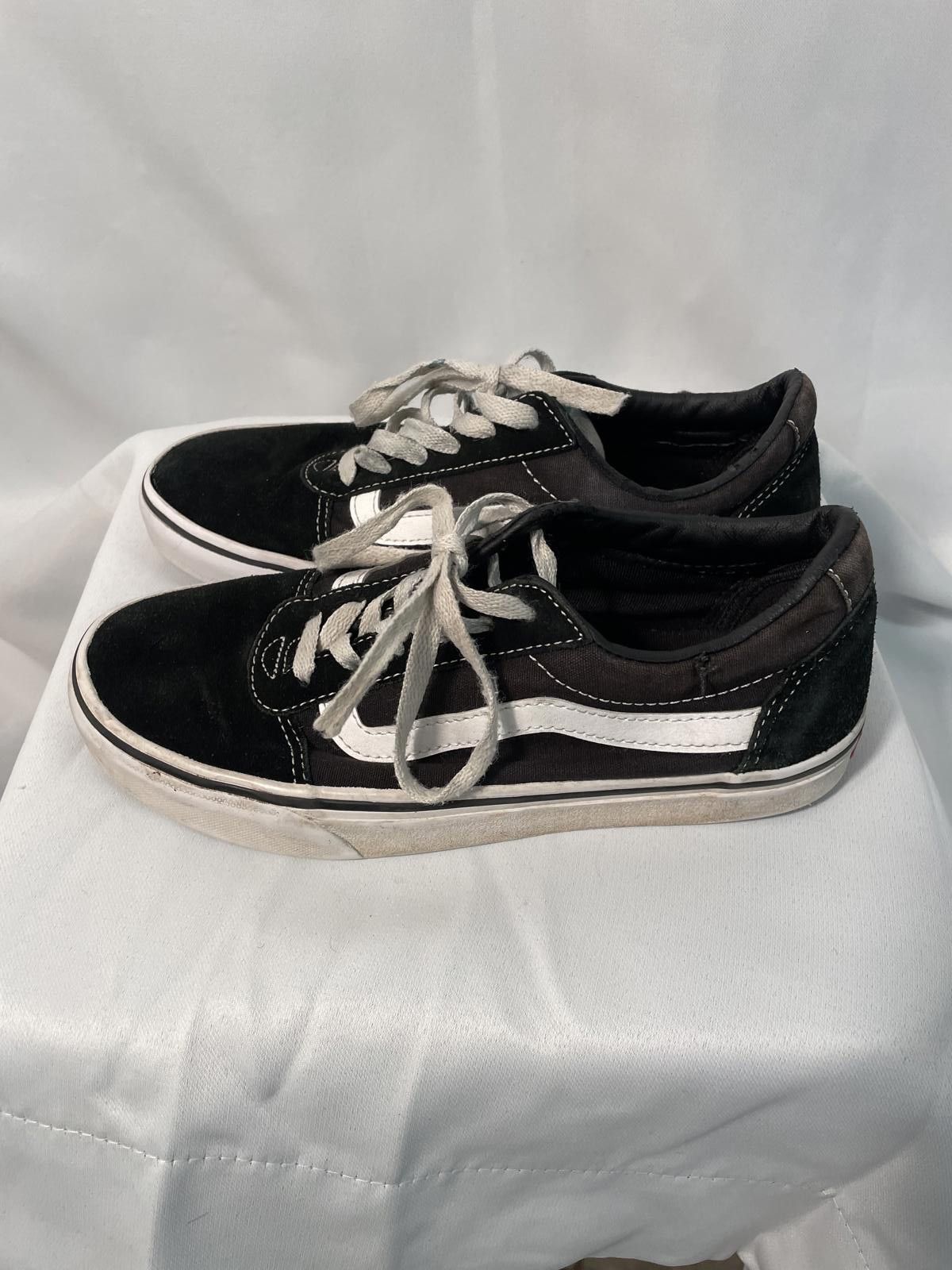 Vans Vans Skate Shoes - Classic Black & White Size US W 7 Size US 7 / IT 37 - 2 Thumbnail