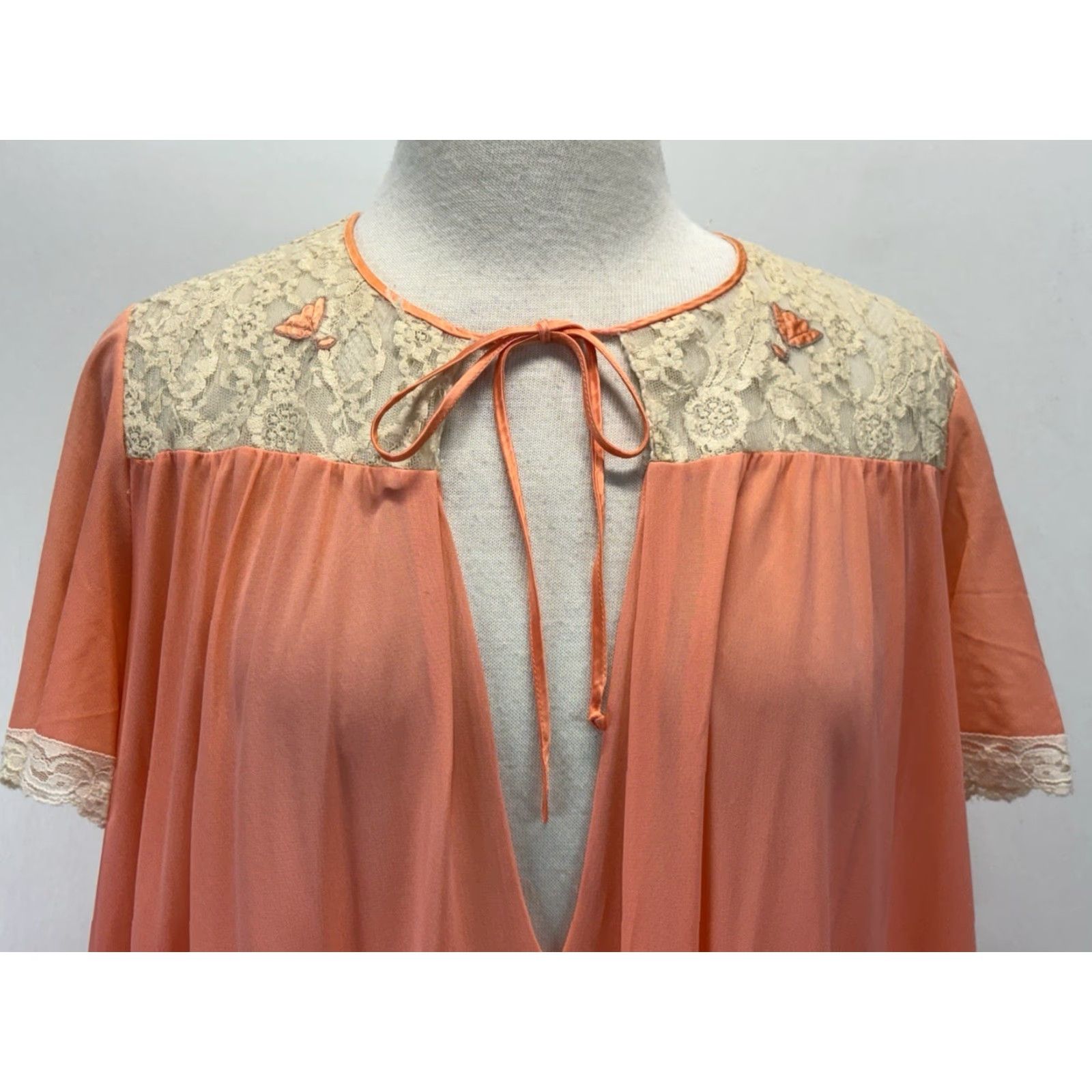 Vintage VINTAGE Lucie Ann Nightgown Nylon Coral Lace Trim Adult Large Womens 1970s Size ONE SIZE - 5 Thumbnail