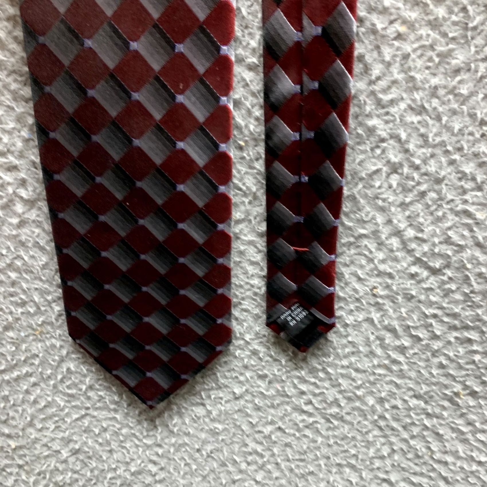 Vintage VINTAGE Diamond Tie Red Gray 100% Silk Neck Soft Casual Adult Mens Size ONE SIZE - 5 Thumbnail