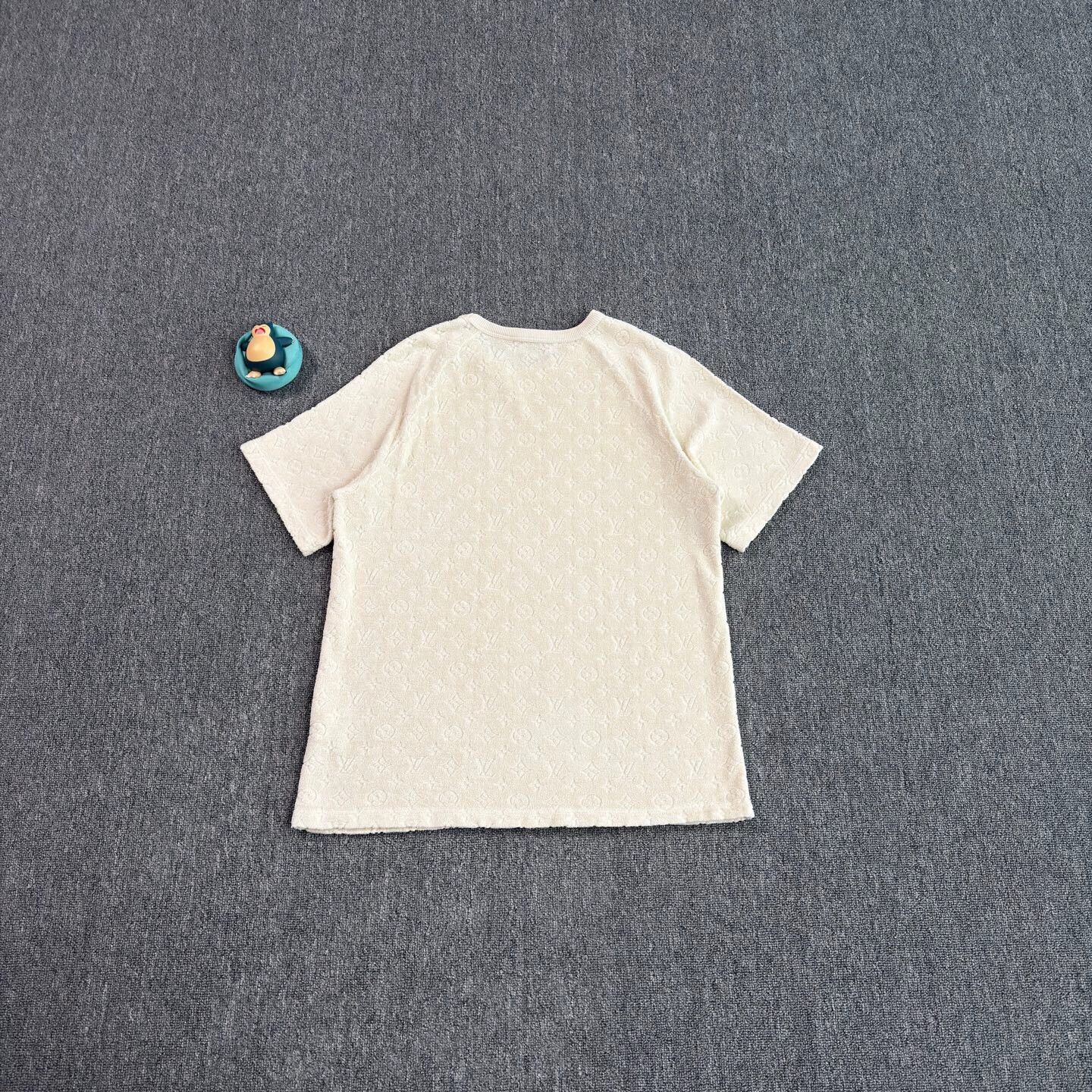Louis Vuitton LV Beige Allover Print Terry Cloth Short Sleeve XL Size US XL / EU 56 / 4 - 2 Thumbnail