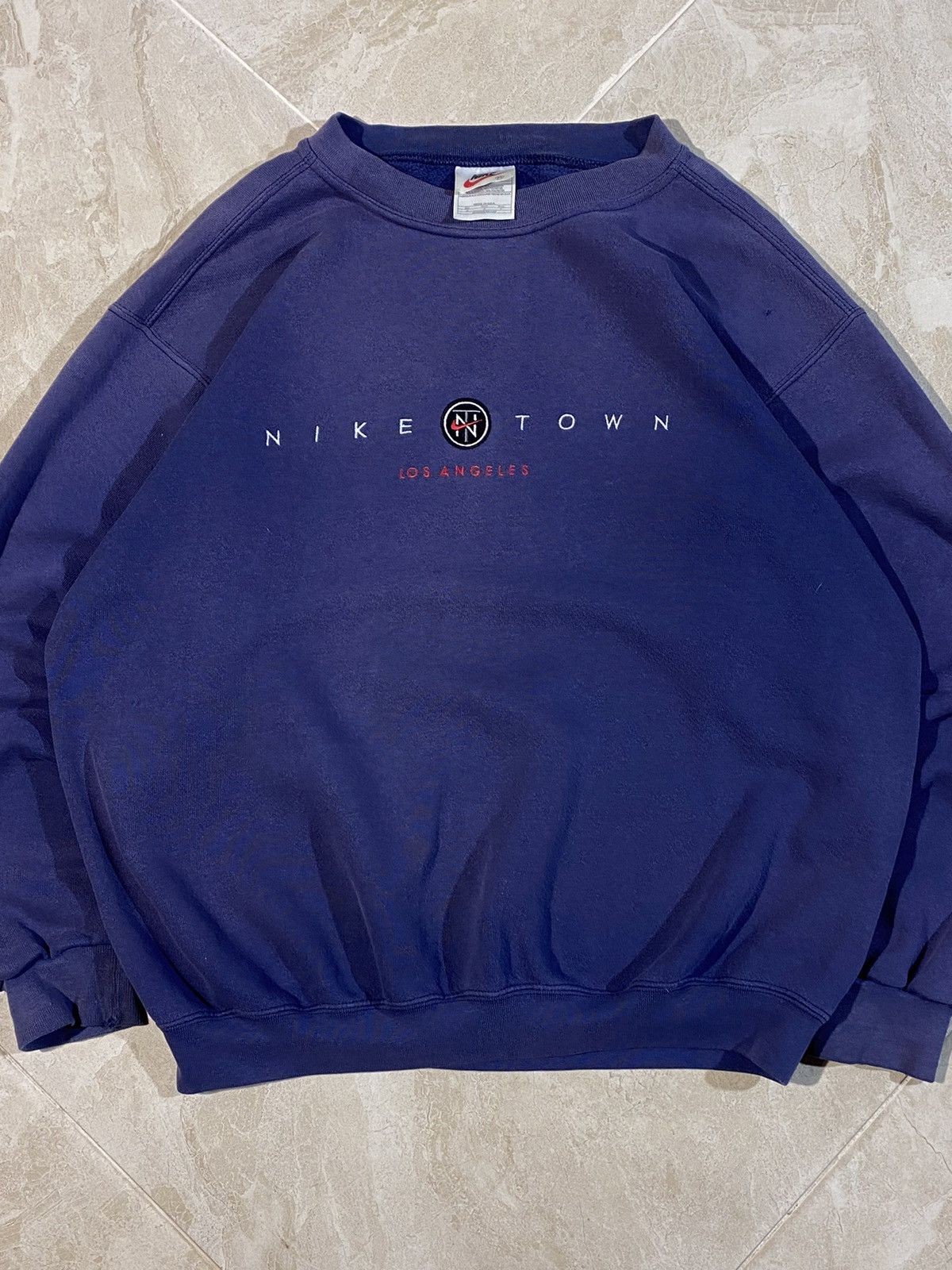 Nike Vintage 90s Nike Town Los Angeles made in USA sweatshirt Size US M / EU 48-50 / 2 - 2 Thumbnail
