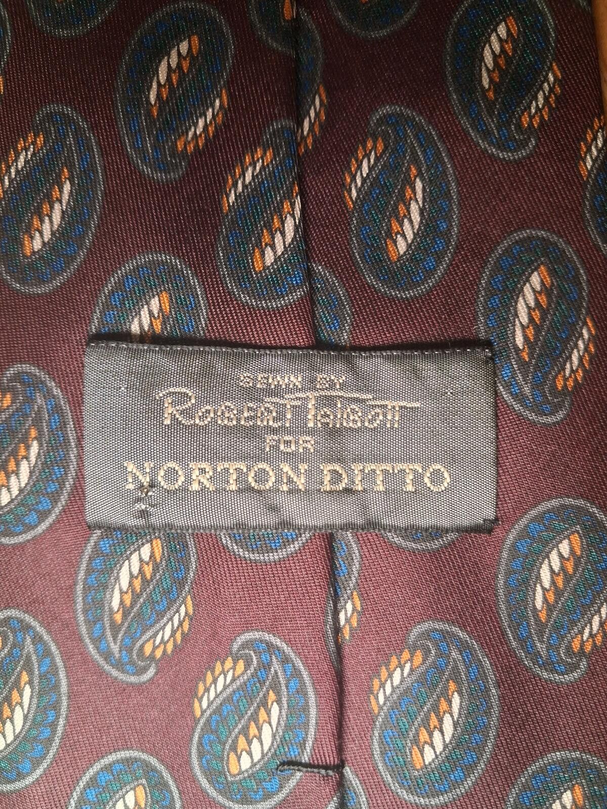 Robert Talbott Robert Talbott 100% Silk Tie Burgundy Paisley Handmade USA Size ONE SIZE - 2 Thumbnail