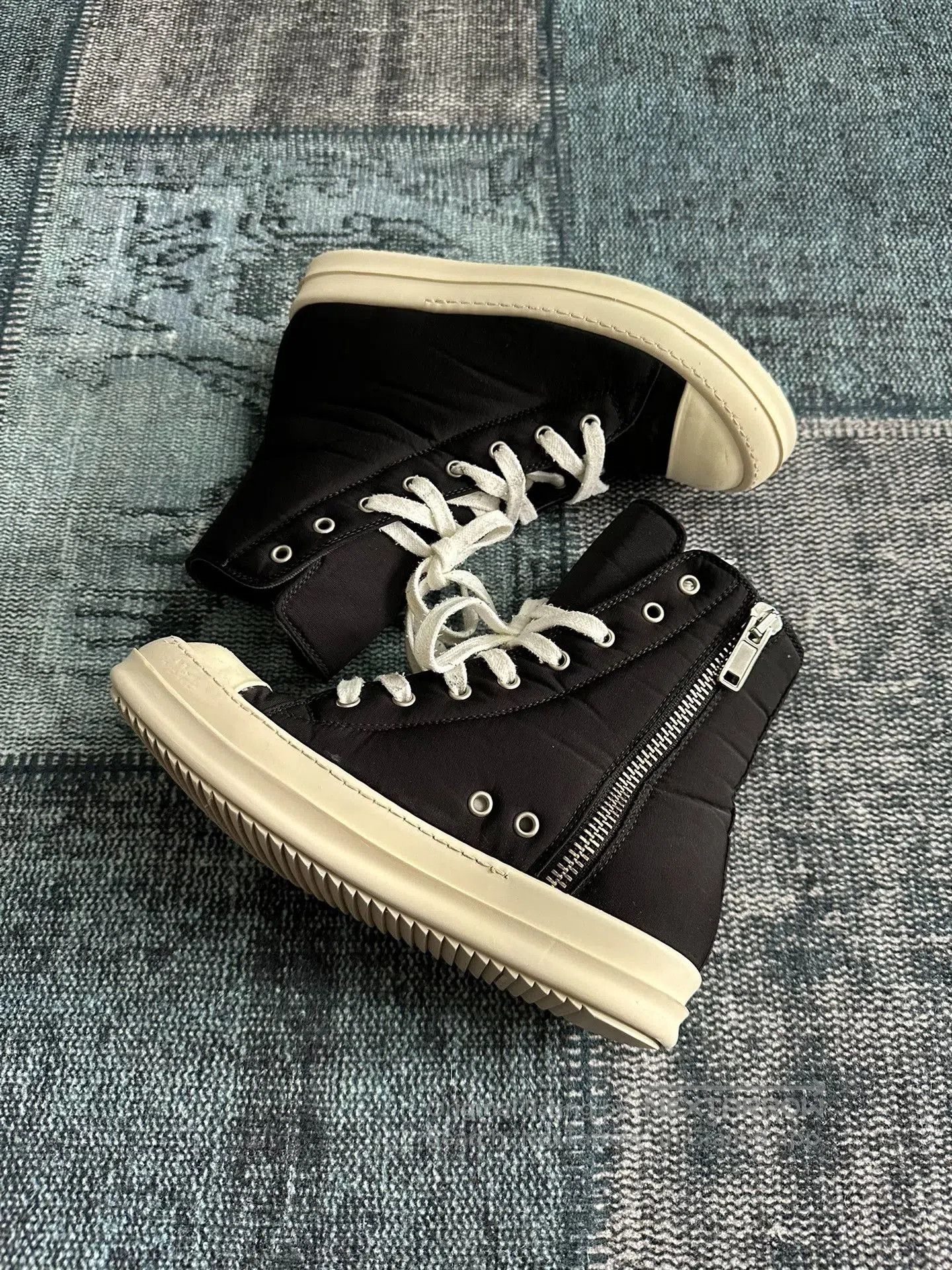 Rick Owens Drkshdw Rick Owens Canvas Sneakers. Size US 6 / IT 36 - 2 Thumbnail