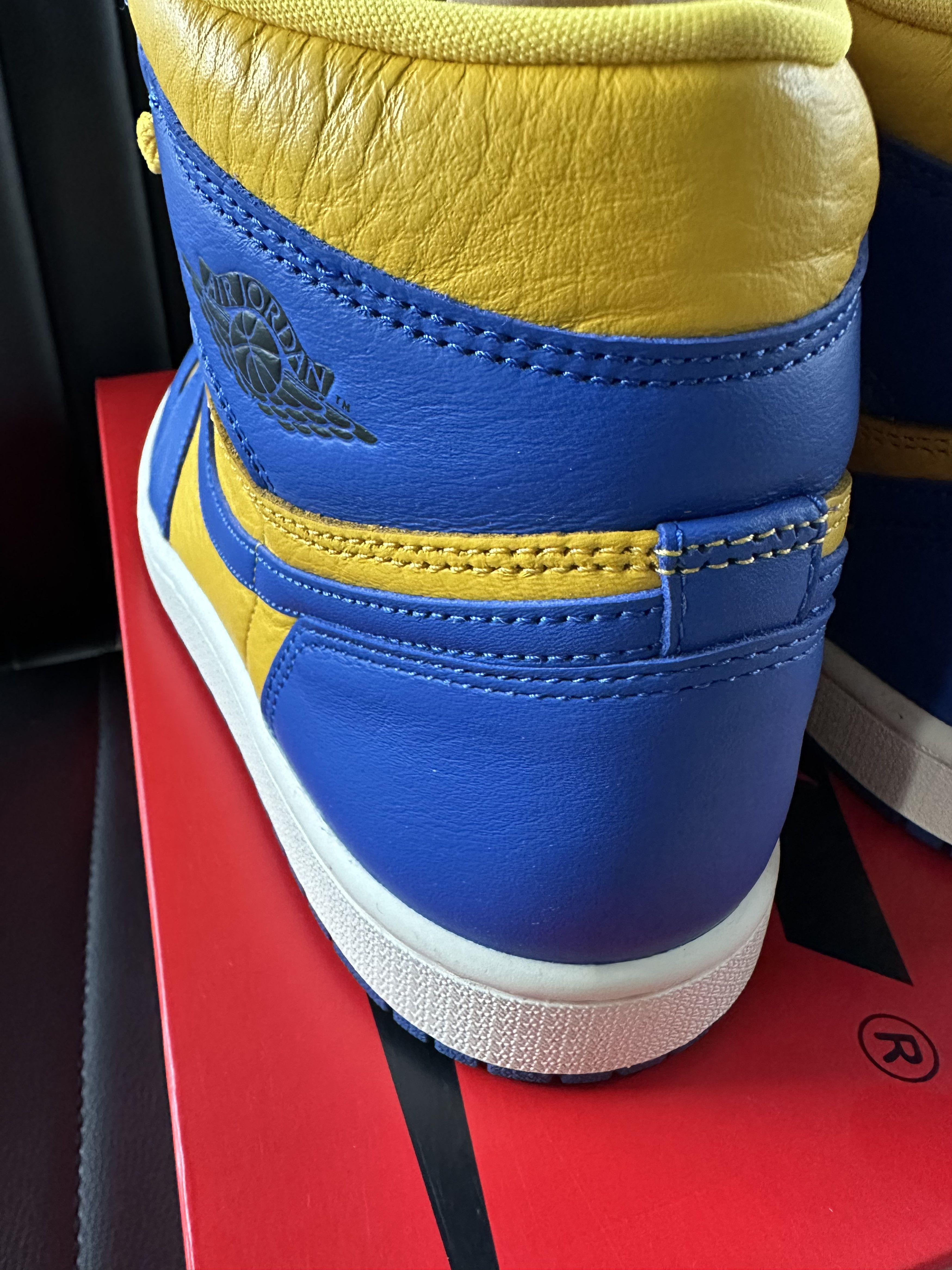 Jordan Brand × Nike PREOWNED WMNS JORDAN 1 RETRO HIGH OG "REVERSE LANEY" Size US 7.5 / IT 37.5 - 7 Thumbnail