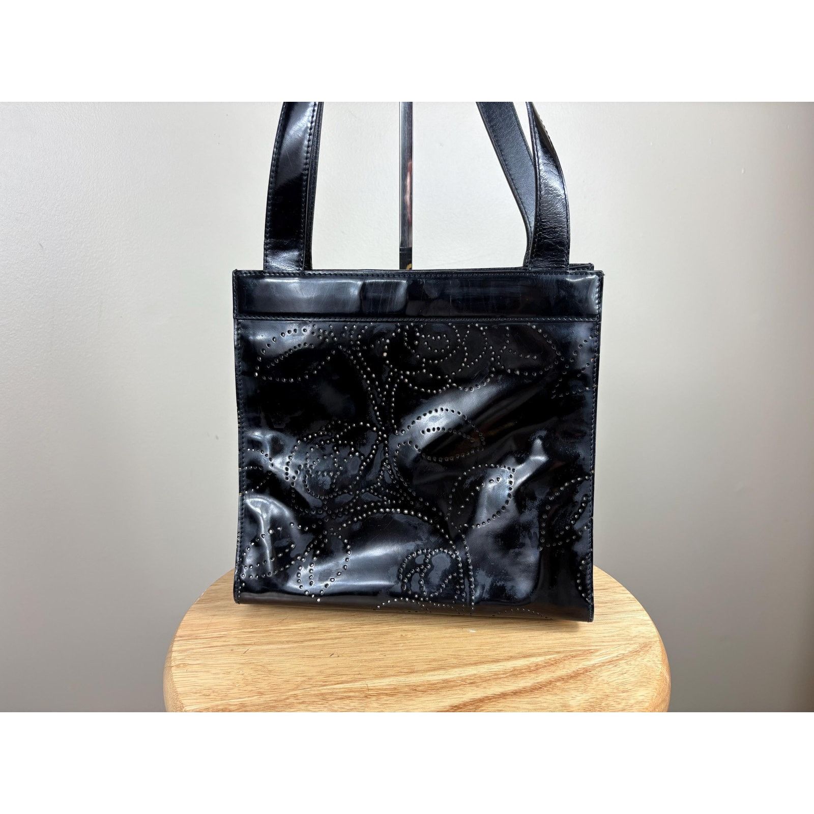 Chanel Authentic Chanel Vintage Patent Leather Camellia Tote Bag Size ONE SIZE - 3 Thumbnail