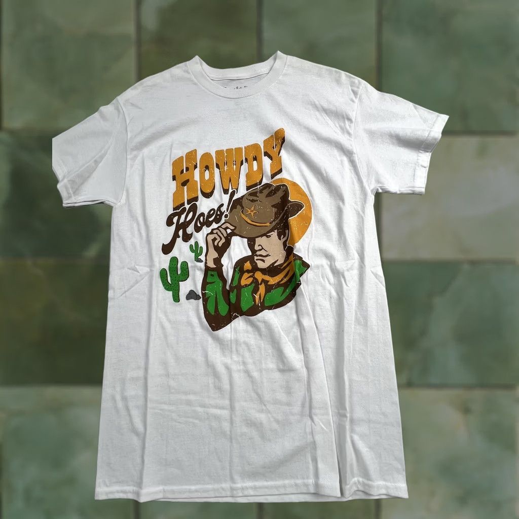 Vintage Spencer's Shirt Mens T-Shirt White Howdy Hoes Cowboy Graphic Funny Western Short Sleeve Crew Neck Regular Fit Classic Size US M / EU 48-50 / 2 - 1 Thumbnail