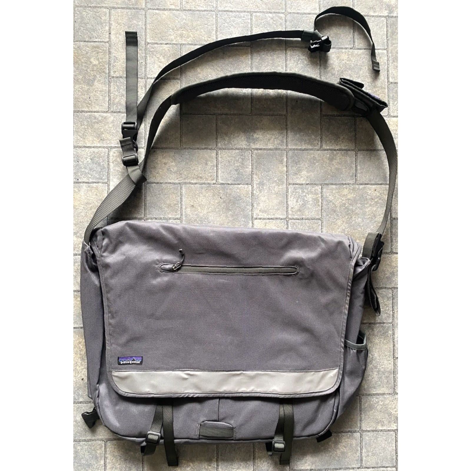 Patagonia Patagonia Messenger Bag Gray Mens Flaws Wear Shoulder Bag Size ONE SIZE - 2 Thumbnail