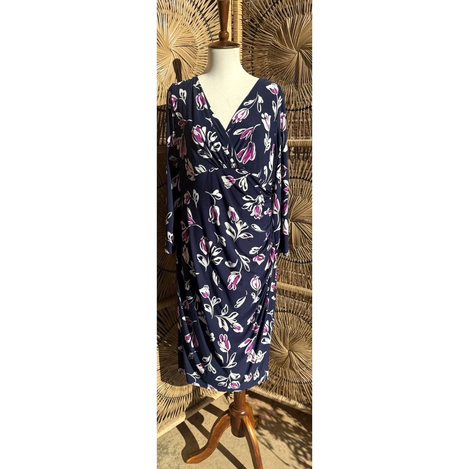 Ralph Lauren Ralph Lauren Faux Wrap Dress Blue Floral Midi Jersey 14 Women V-Neck Short Sleeve Poly Spandex Machine Washable Ideas: Pregnancy not included Size XL / US 12-14 / IT 48-50 - 3 Thumbnail