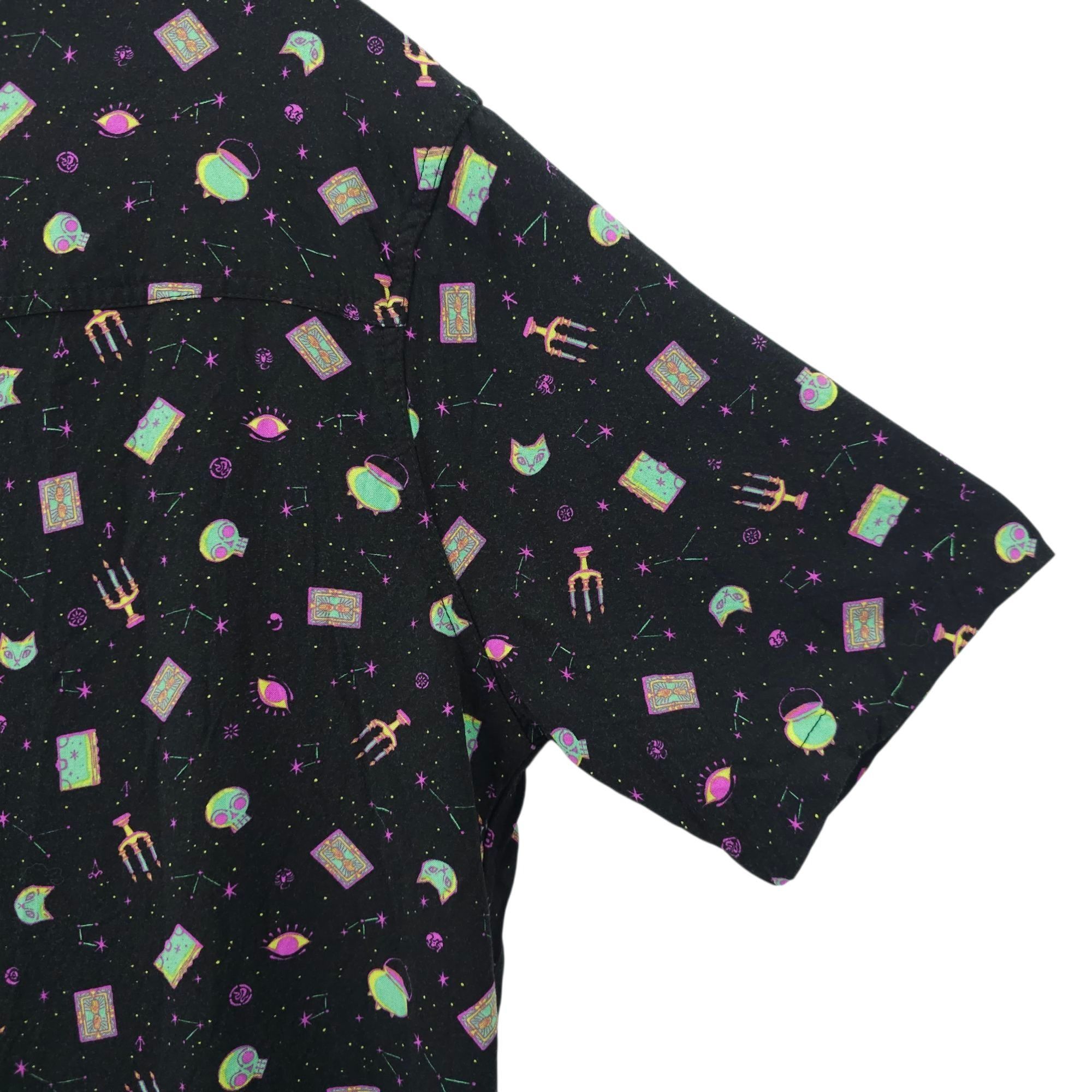 Disney Disney Hocus Pocus Button Front Woven Shirt Adult M Size US M / EU 48-50 / 2 - 15 Thumbnail