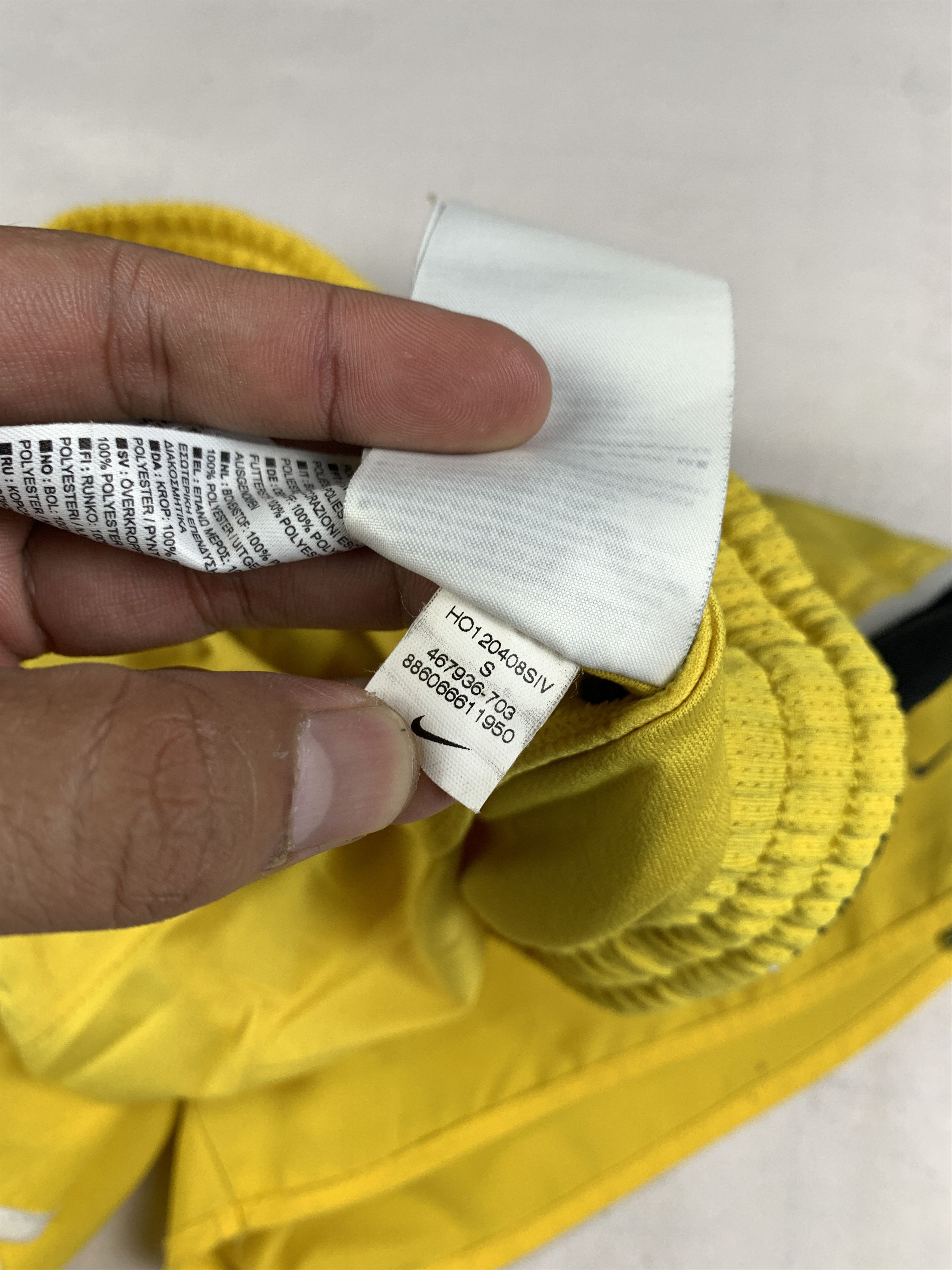 Nike Nike LIVESTRONG Lance Amstrong Yellow Running Shorts (S) Size US 30 / EU 46 - 10 Thumbnail