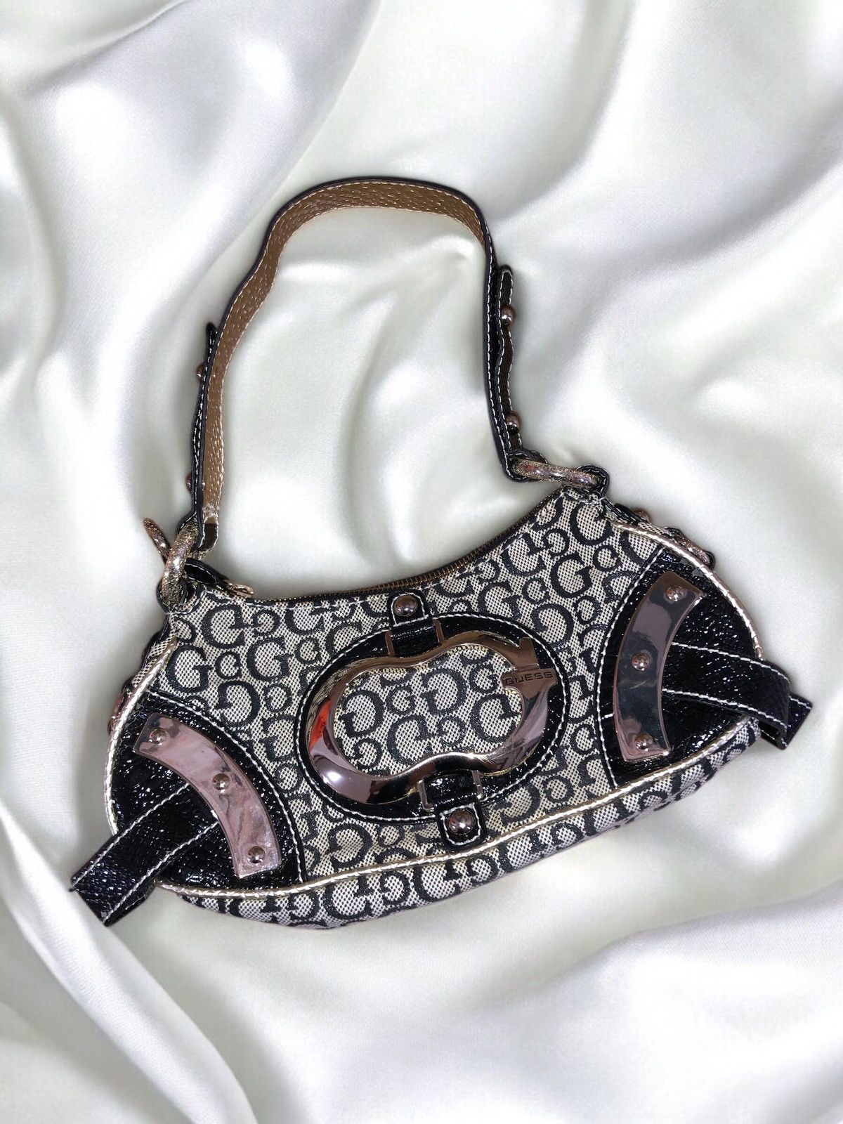 Guess GUESS Vintage 90s 2000s Y2k Signature Shoulder Bag Size ONE SIZE - 2 Thumbnail
