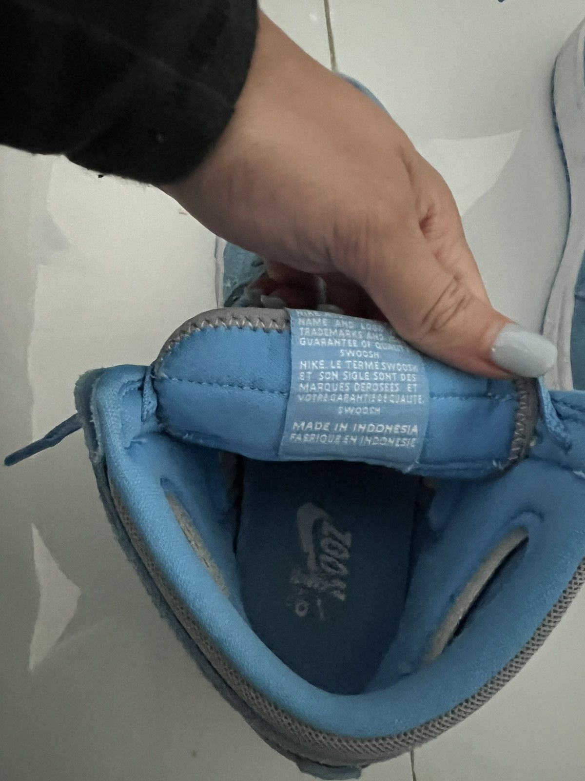 Nike Nike Jordans 1 Size US 7 / EU 40 - 3 Thumbnail