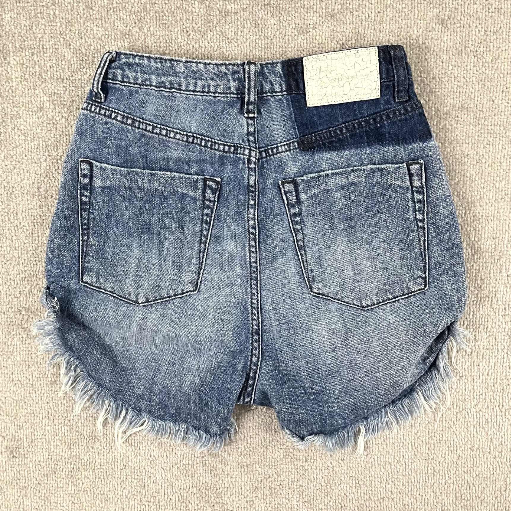 Vintage One x OneTeaspoon Bandits Jean Shorts Womens Sz 26 / 2" Blue Cuff Hem High Waist Size 26" / US 2 / IT 38 - 2 Thumbnail