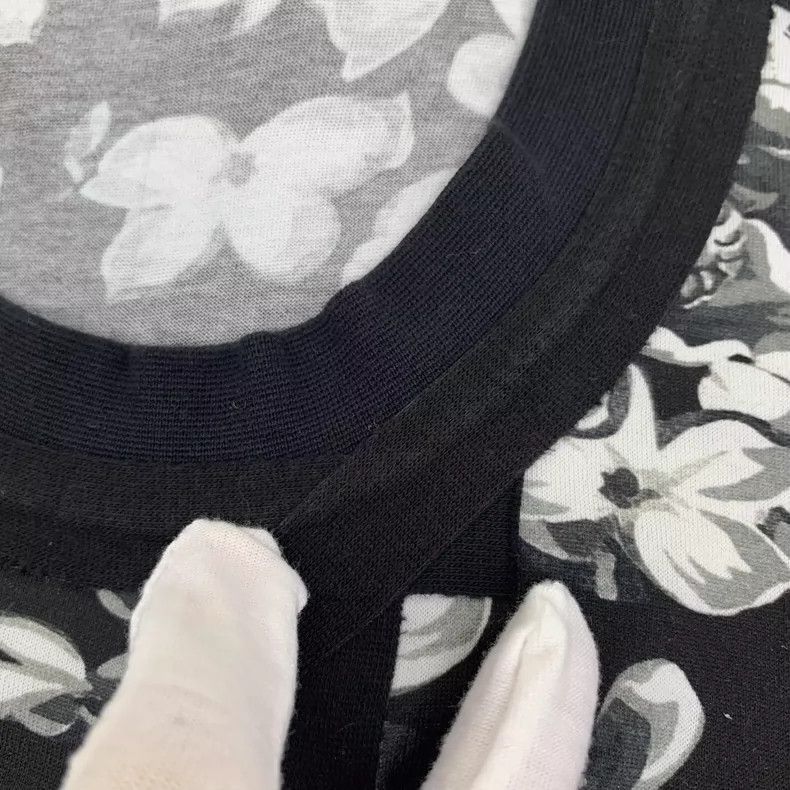 Givenchy Givenchy Givenchy Black Floral Print Short Sleeve TShirt - Size US S / EU 44-46 / 1 - 8 Thumbnail