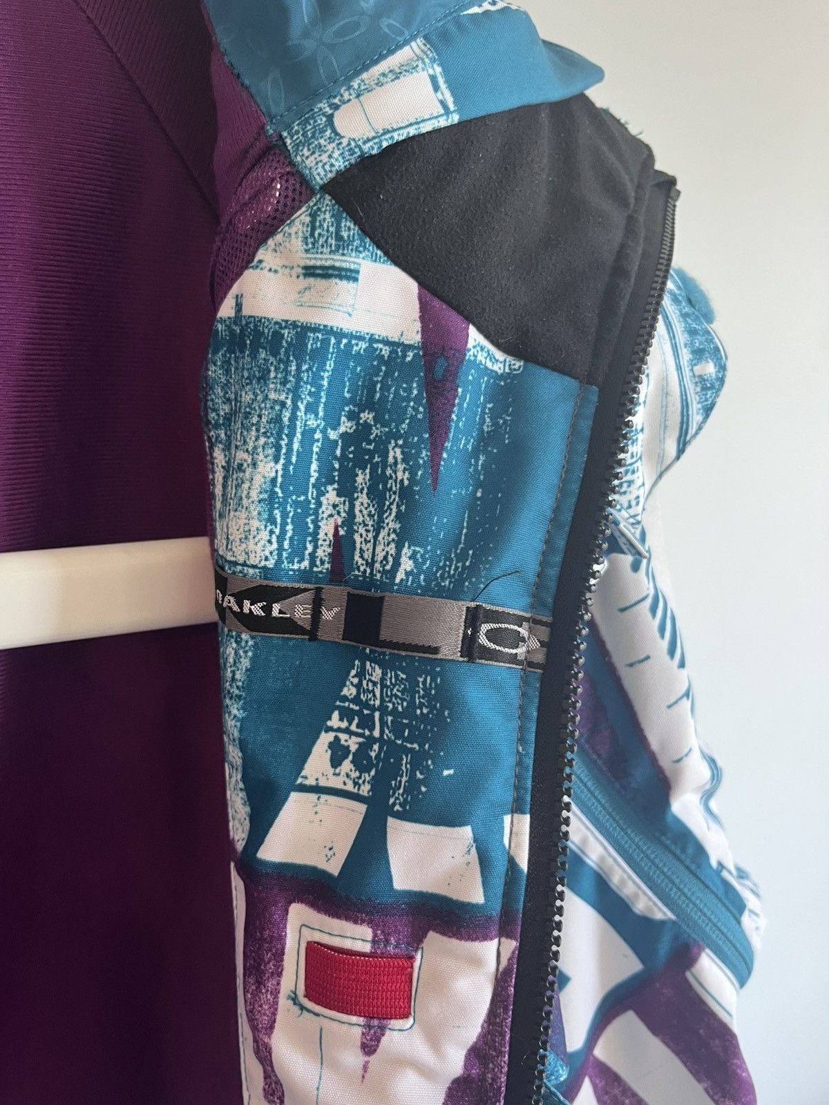 Oakley Oakley Vintage Snowboard Jacket Size US L / EU 52-54 / 3 - 9 Thumbnail