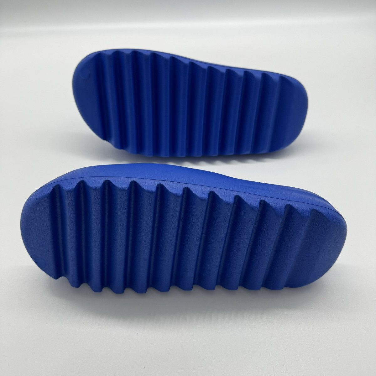 Adidas Adidas Yeezy Slide Azure Size US 10 / EU 43 - 4 Thumbnail