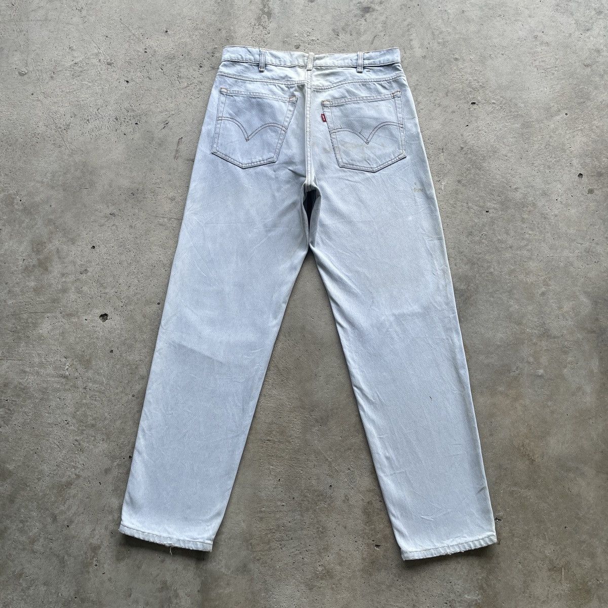 Levi's Vintage Clothing Vintage Levi’s LightWash Distressed Denim Faded Jeans Pants Size US 31 - 11 Thumbnail