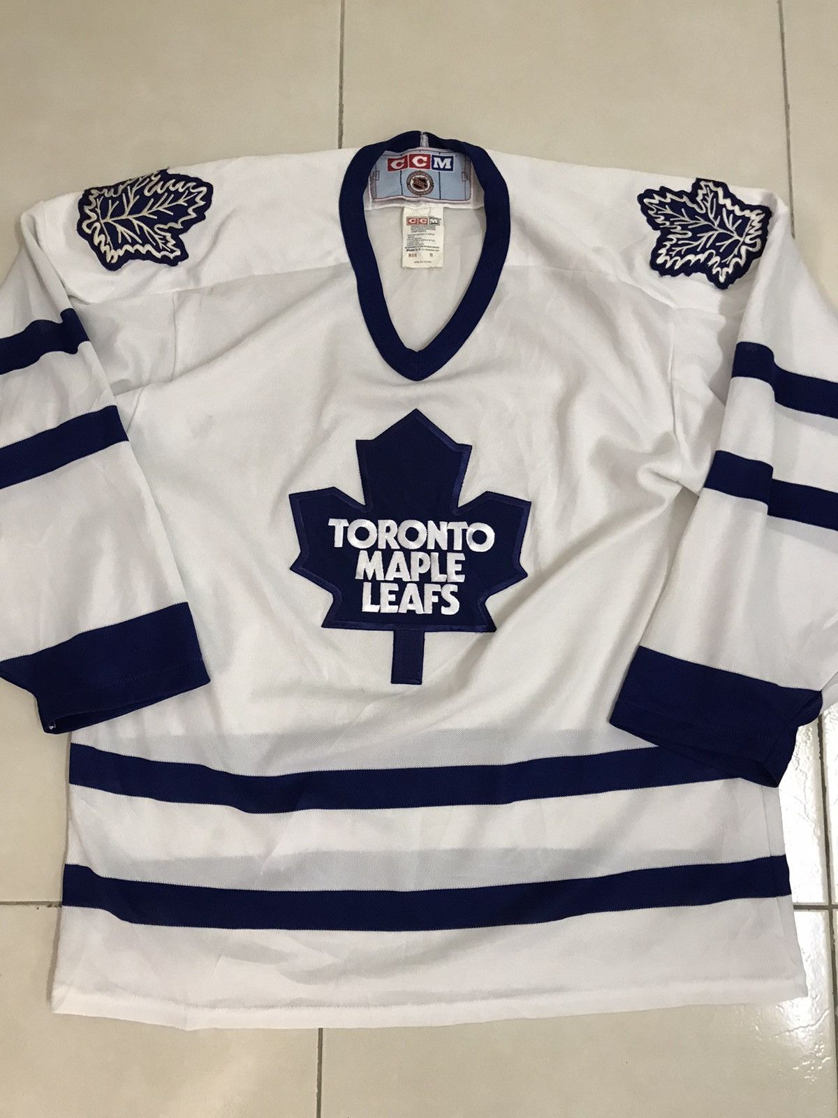 Ccm Rare Ccm 90s Toronto Maple leafs NHL jersey Size Medium Size US M / EU 48-50 / 2 - 9 Thumbnail