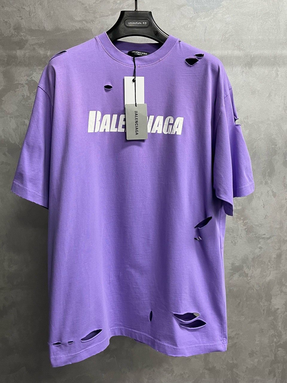 Balenciaga Balenciaga Purple Destroyed Logo T-Shirt XS Size XS / US 0-2 / IT 36-38 - 1 Thumbnail