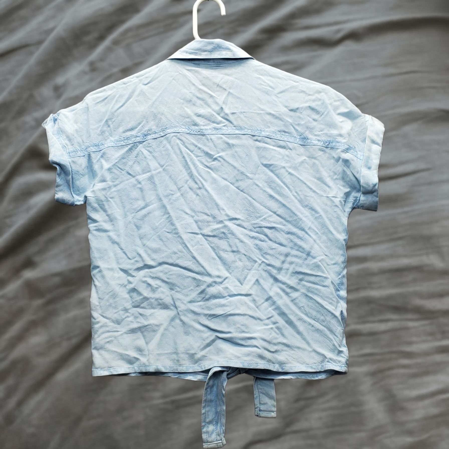 Vintage Sim & Sam Shirt Womens S Blue Short Sleeve Button Front Clear Hem Knotted Hem Cropped Casual Shirt Womens S Blue Size S / US 4 / IT 40 - 1 Thumbnail
