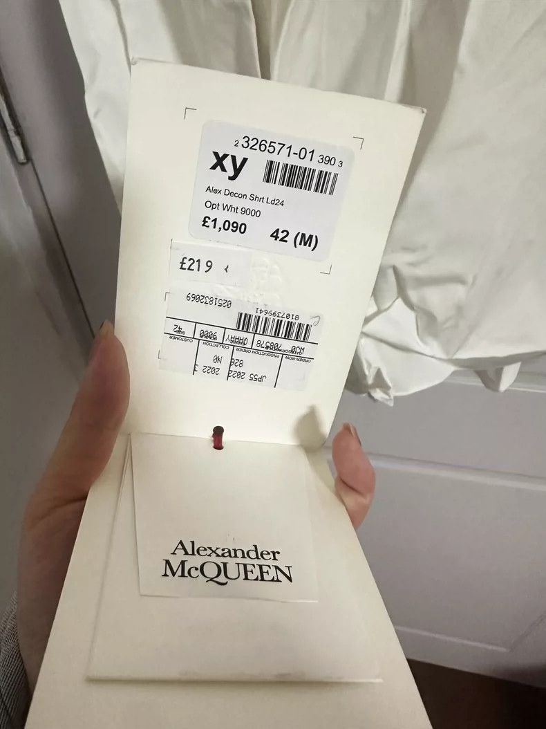 Alexander McQueen Alexander McQUEEN size 42 White deconstructive shirt 2505- Size L / US 10 / IT 46 - 5 Thumbnail
