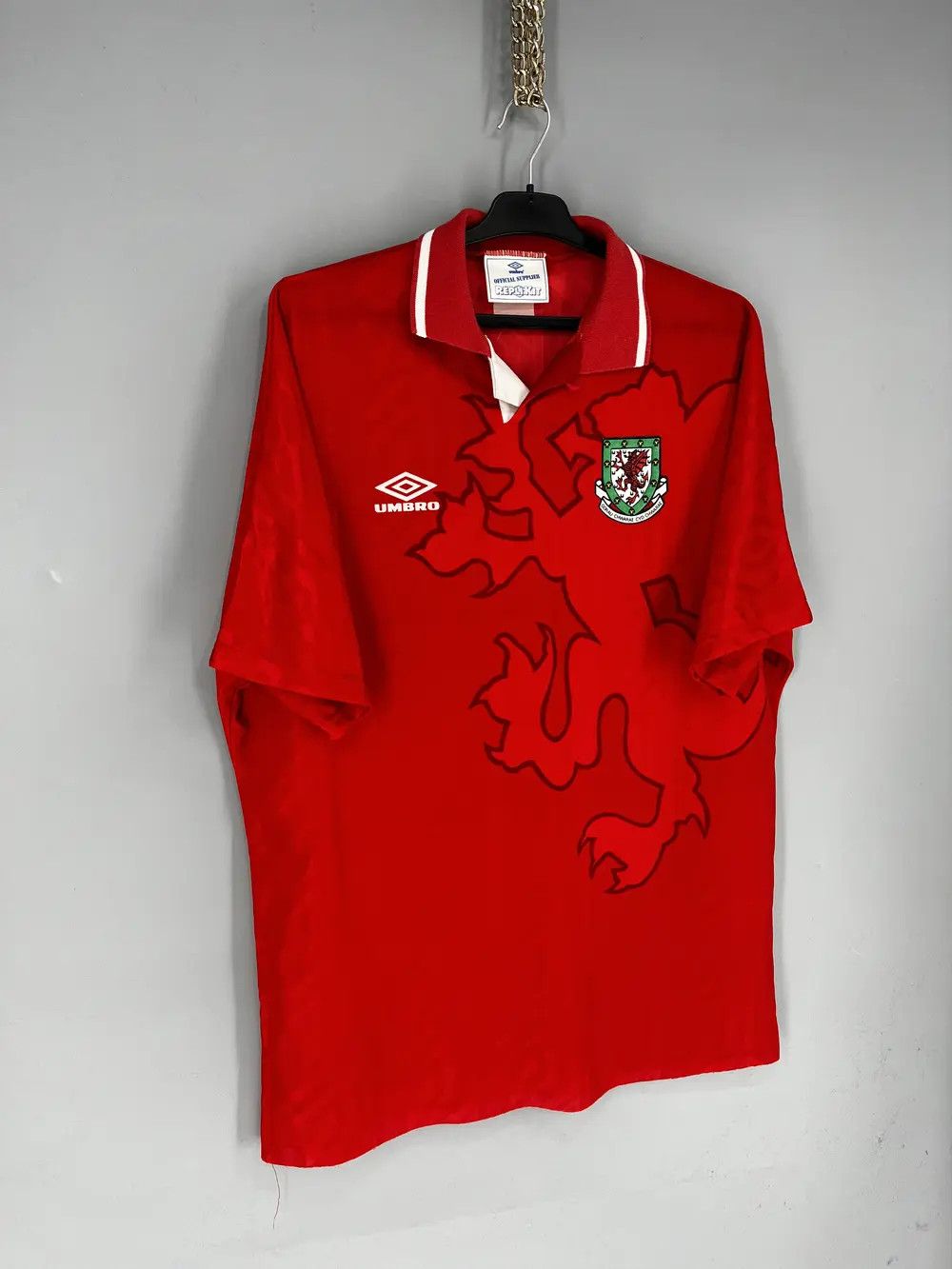 Sports Specialties Vintage Wales Home Football Shirt 1993/94 Adults Umbro Size US L / EU 52-54 / 3 - 2 Thumbnail