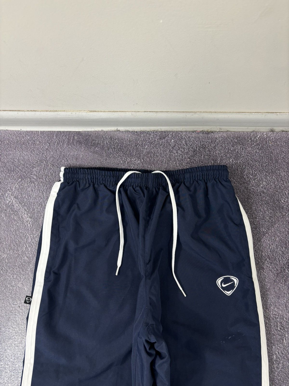 Nike Vintage Nike Y2K Navy/White Hype Nylon Baggy Track Pants Size US 32 / EU 48 - 10 Thumbnail