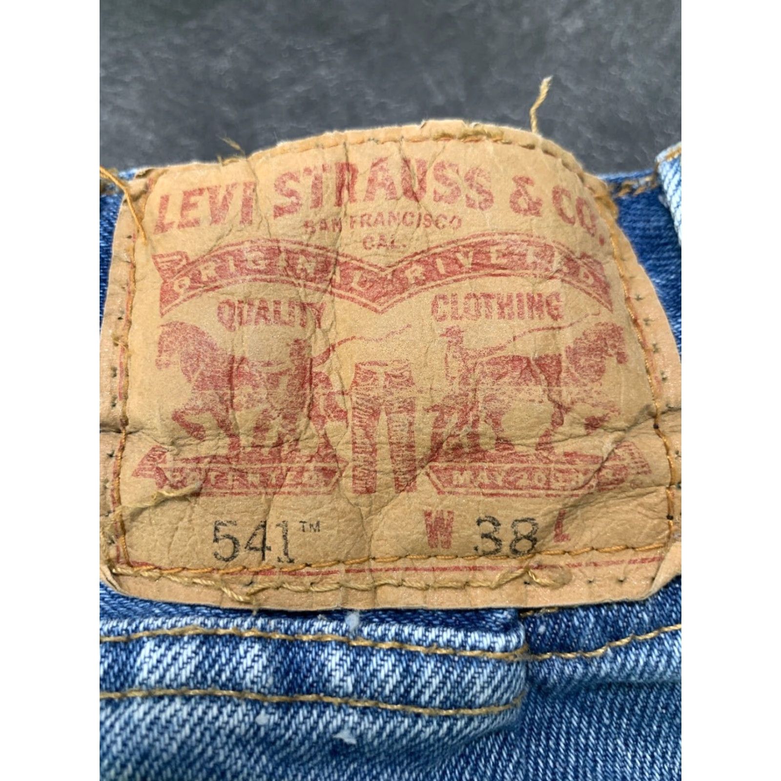 Levi's VINTAGE Levi's Mens Jeans Shorts 38W Relaxed Fit Cotton Denim Casual 90s Mens Size US 34 / EU 50 - 4 Thumbnail