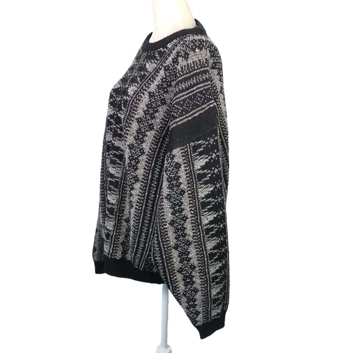 Vintage VINTAGE Unionbay Geometric Sweater Mens L Crew Ne ck Pullover 90s Black Grey Knit Fall Winter Size US L / EU 52-54 / 3 - 3 Thumbnail
